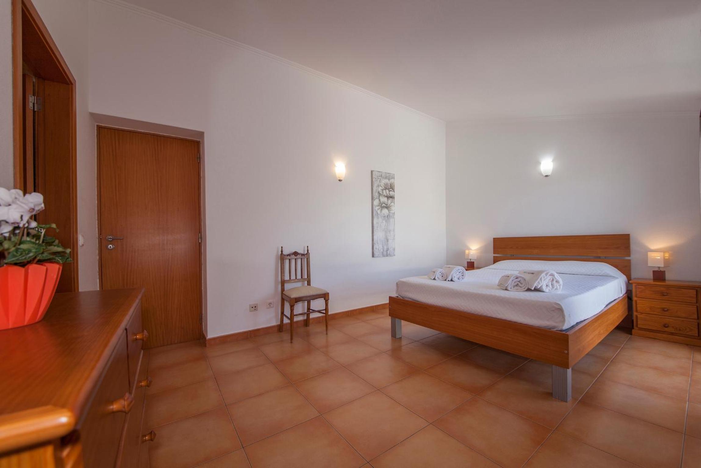 One-Bedroom Apartment - Photo 5