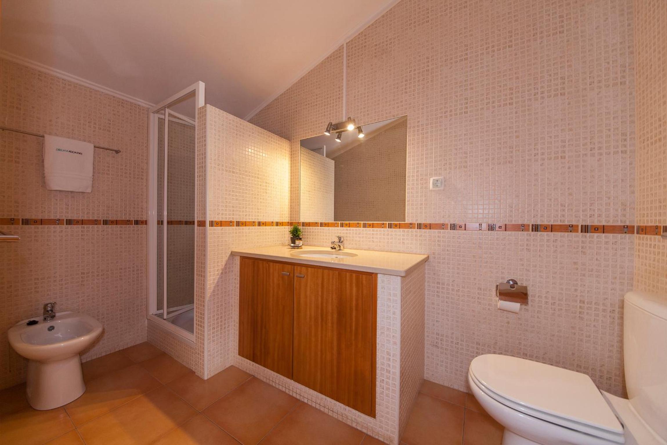 One-Bedroom Apartment - Photo 8