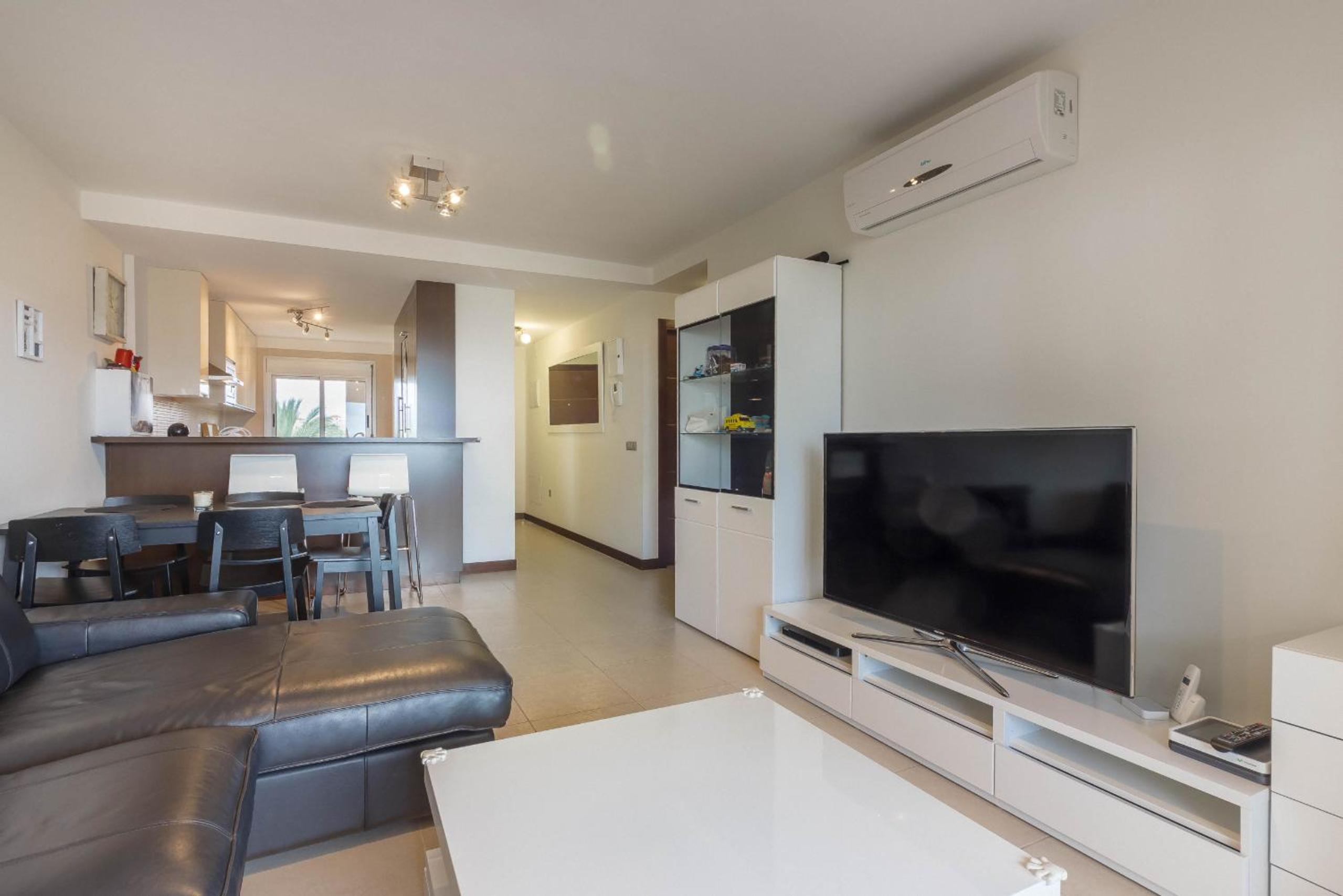 Apartamento con vista a la piscina