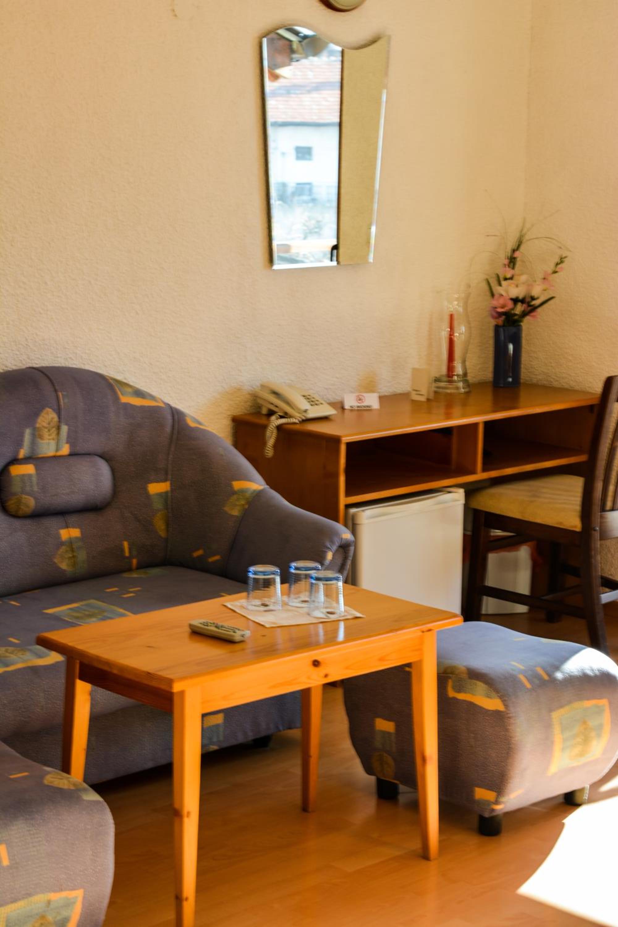 Double or Twin Room - Photo 2