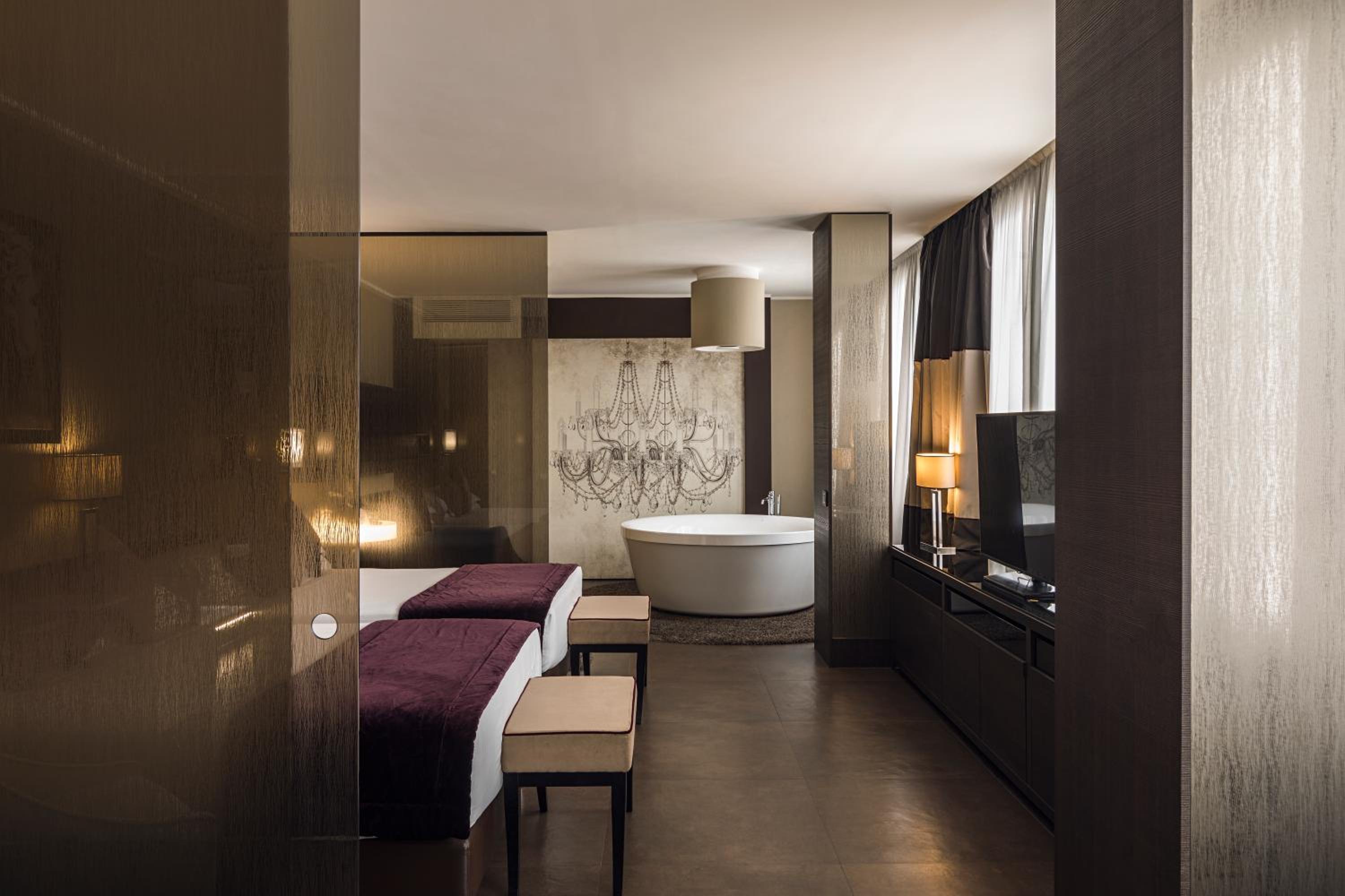 Suite with Spa Bath