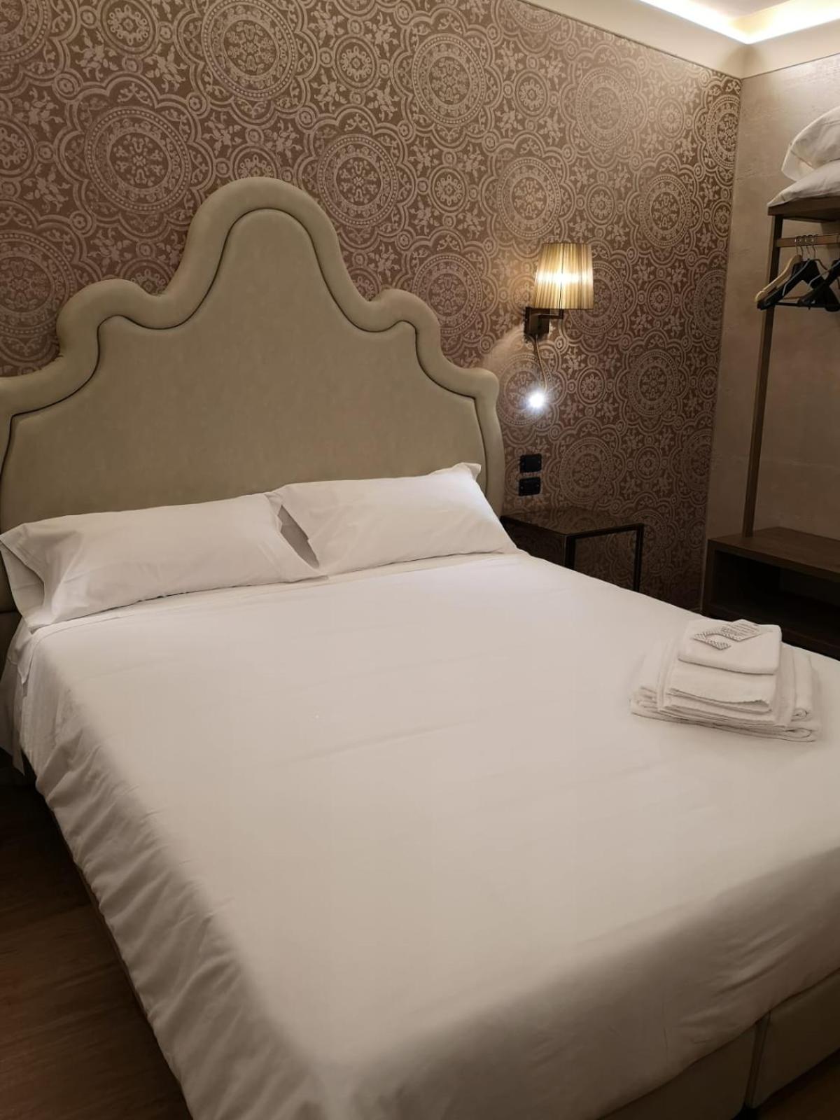 Economy Double Room photo 3