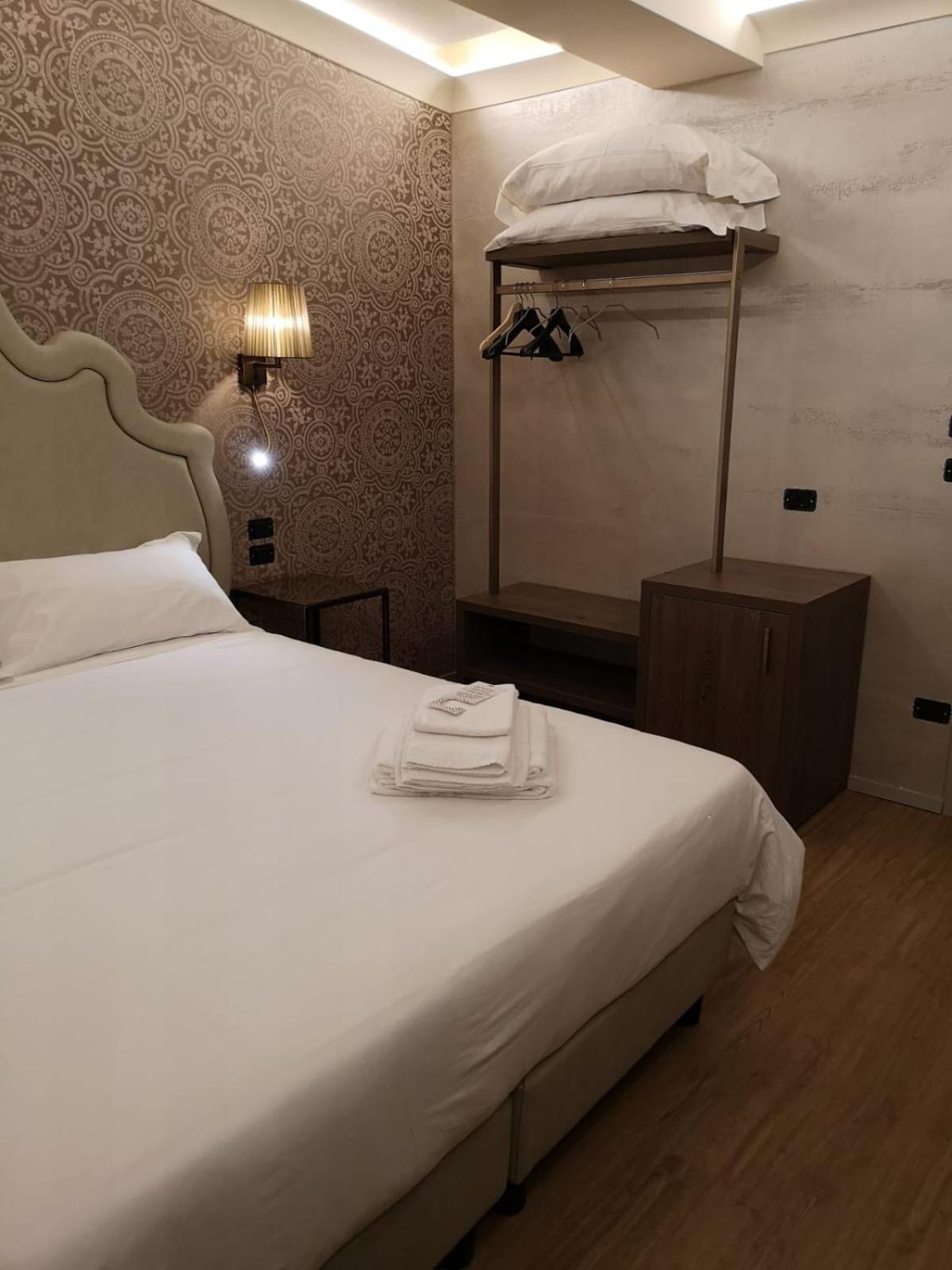 Economy Double Room photo 2