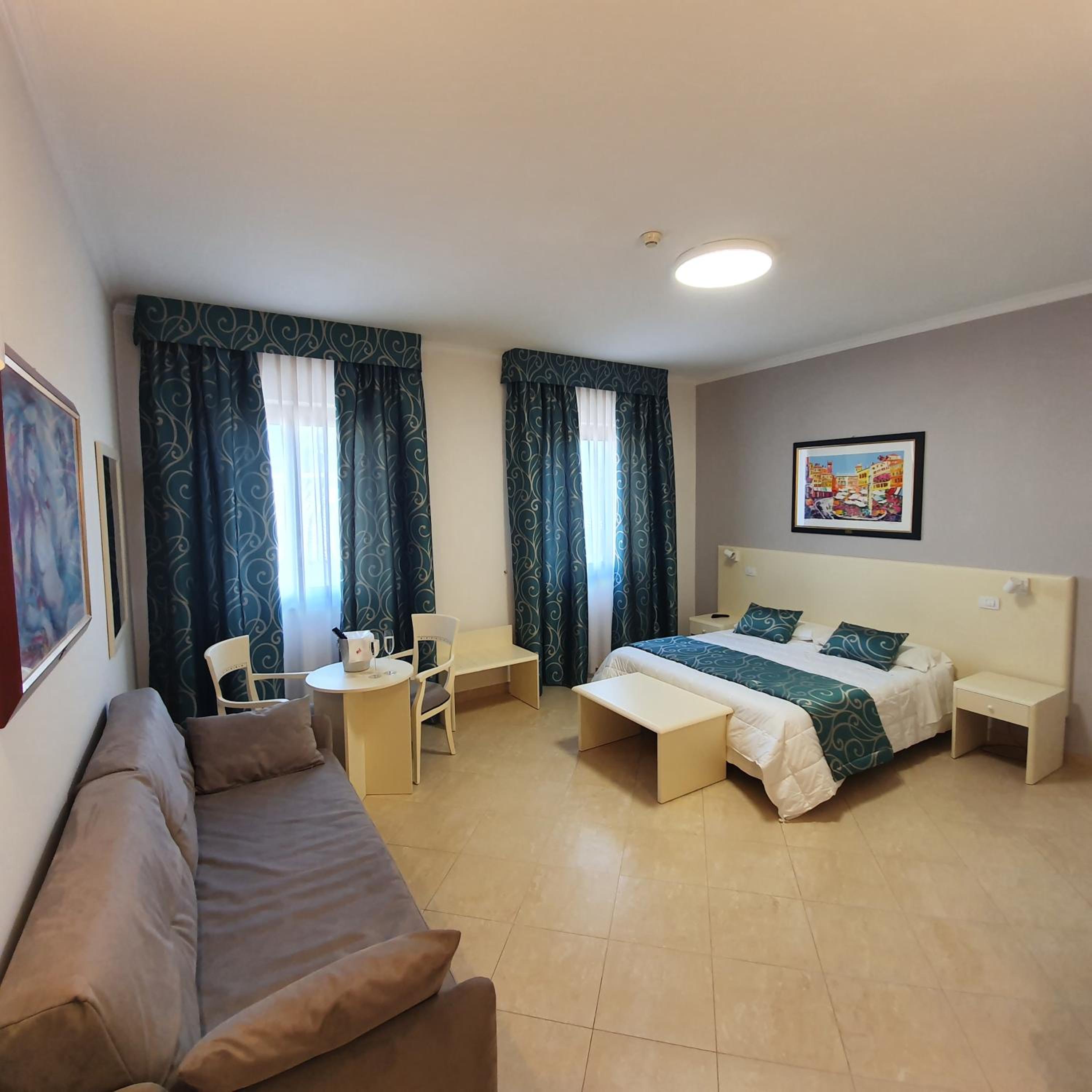 Superior Triple Room - Photo 4
