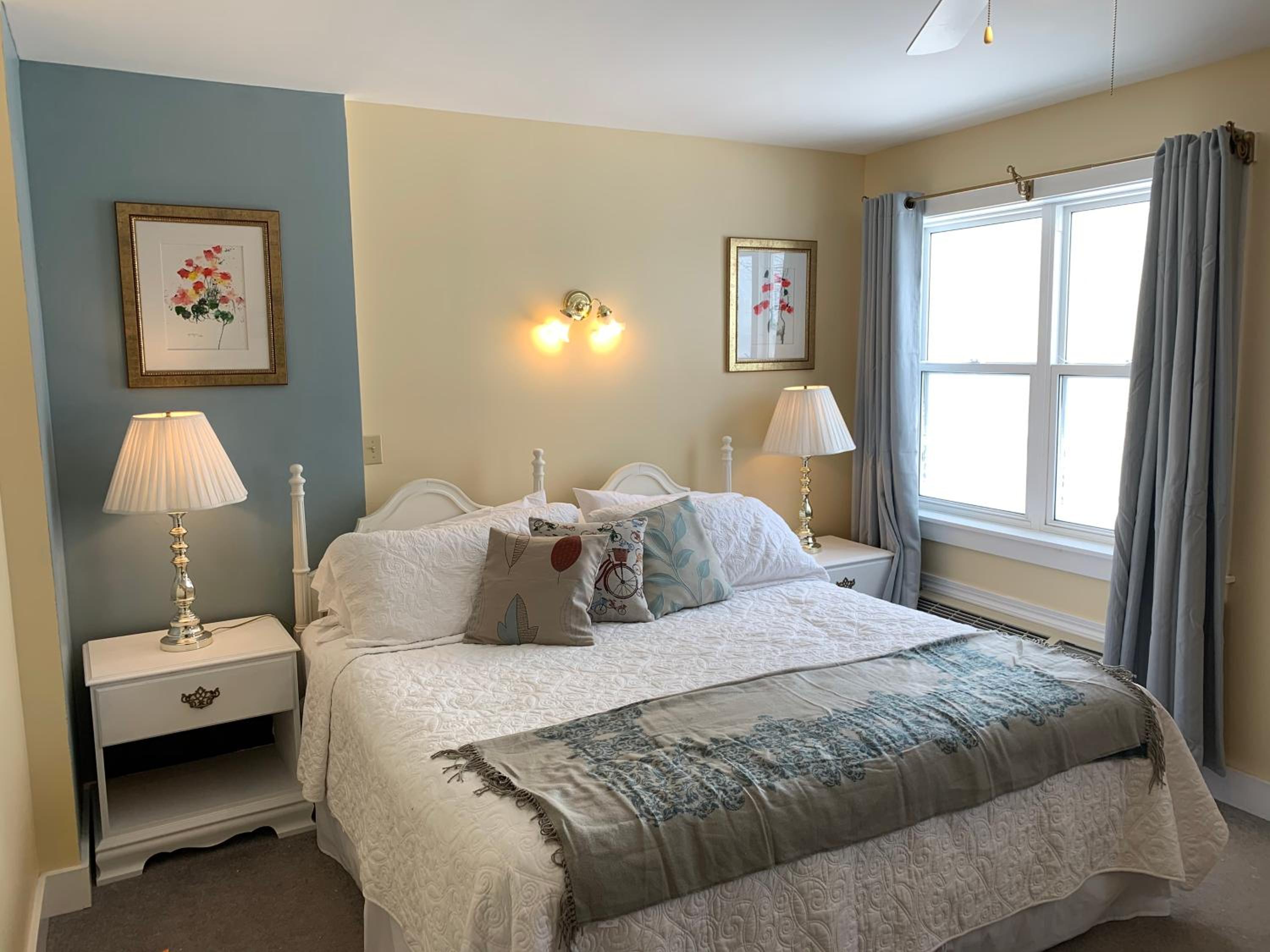 Standard King Room photo 3