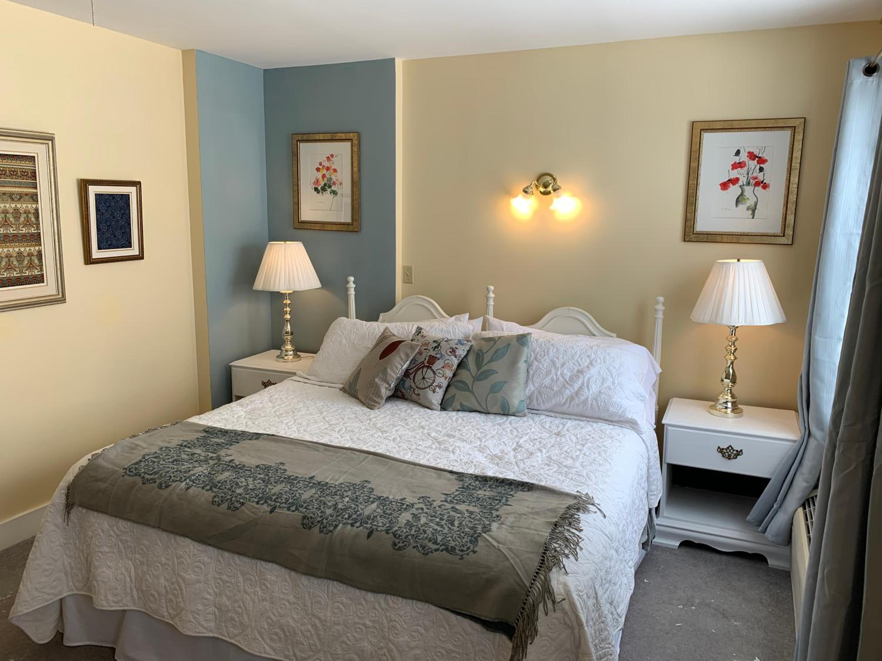 Standard King Room photo 2