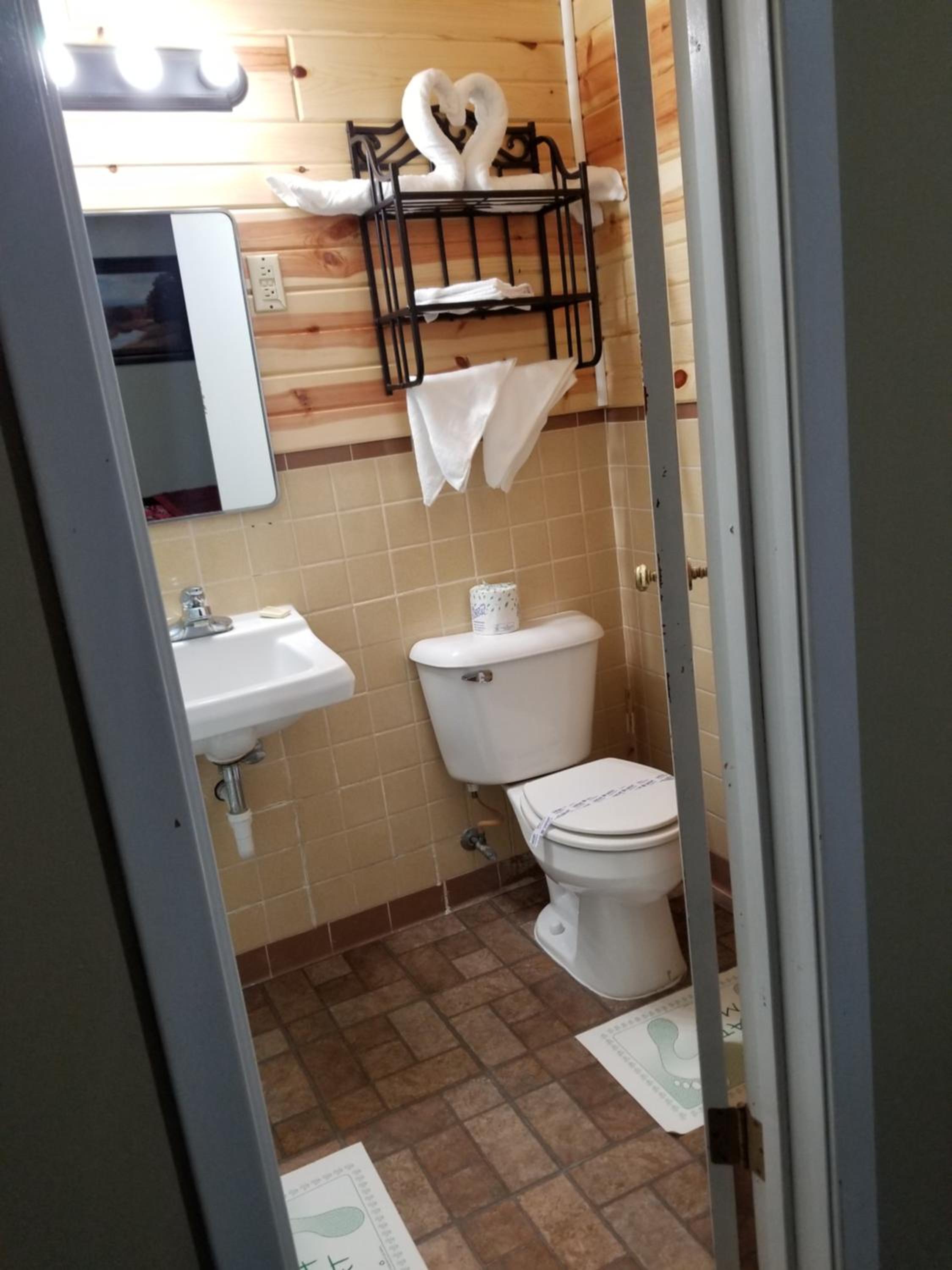 Deluxe Queen Room with Two Queen Beds photo 3