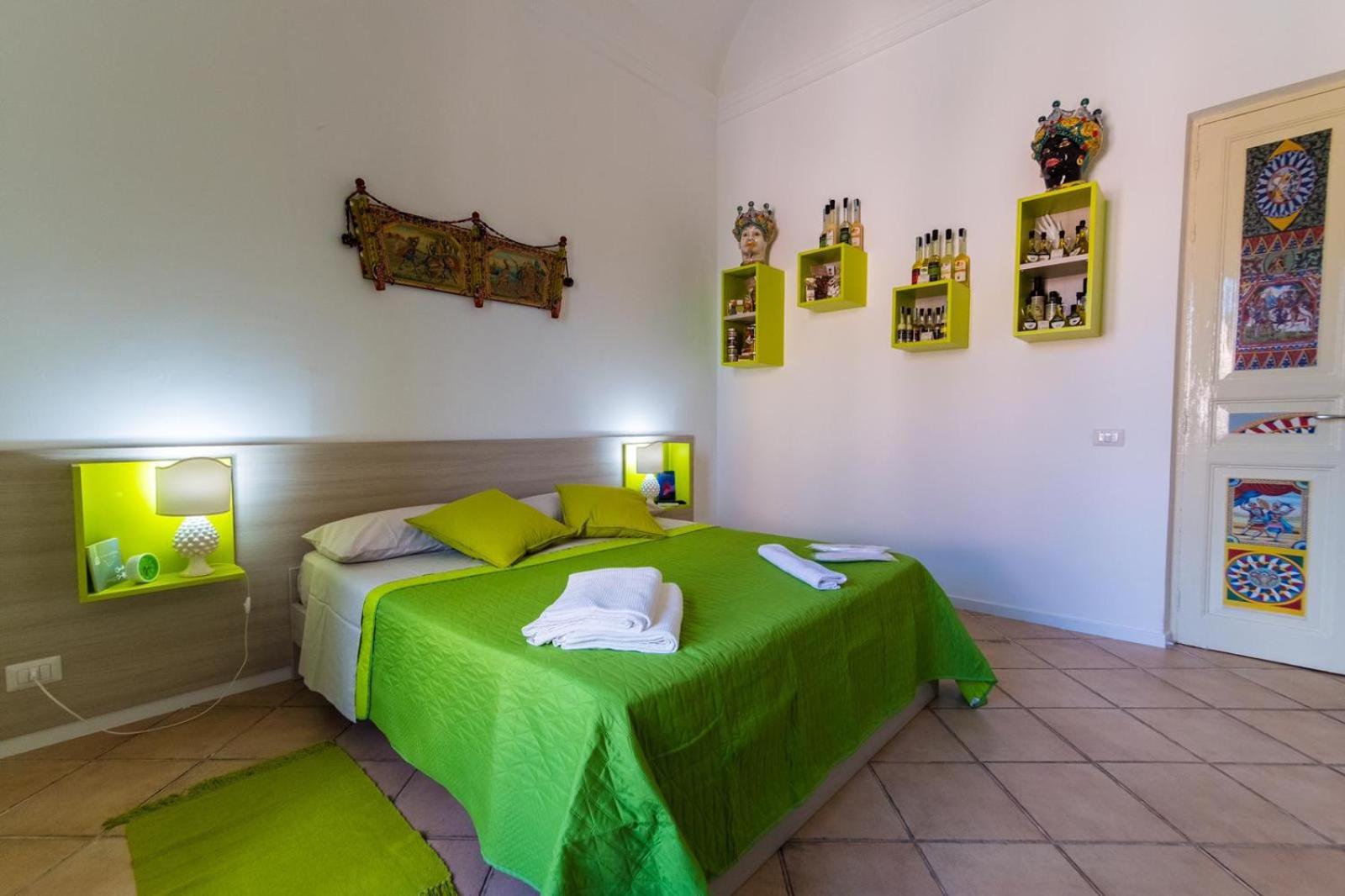 Deluxe Double Room with Balcony and Sea View - Photo 5