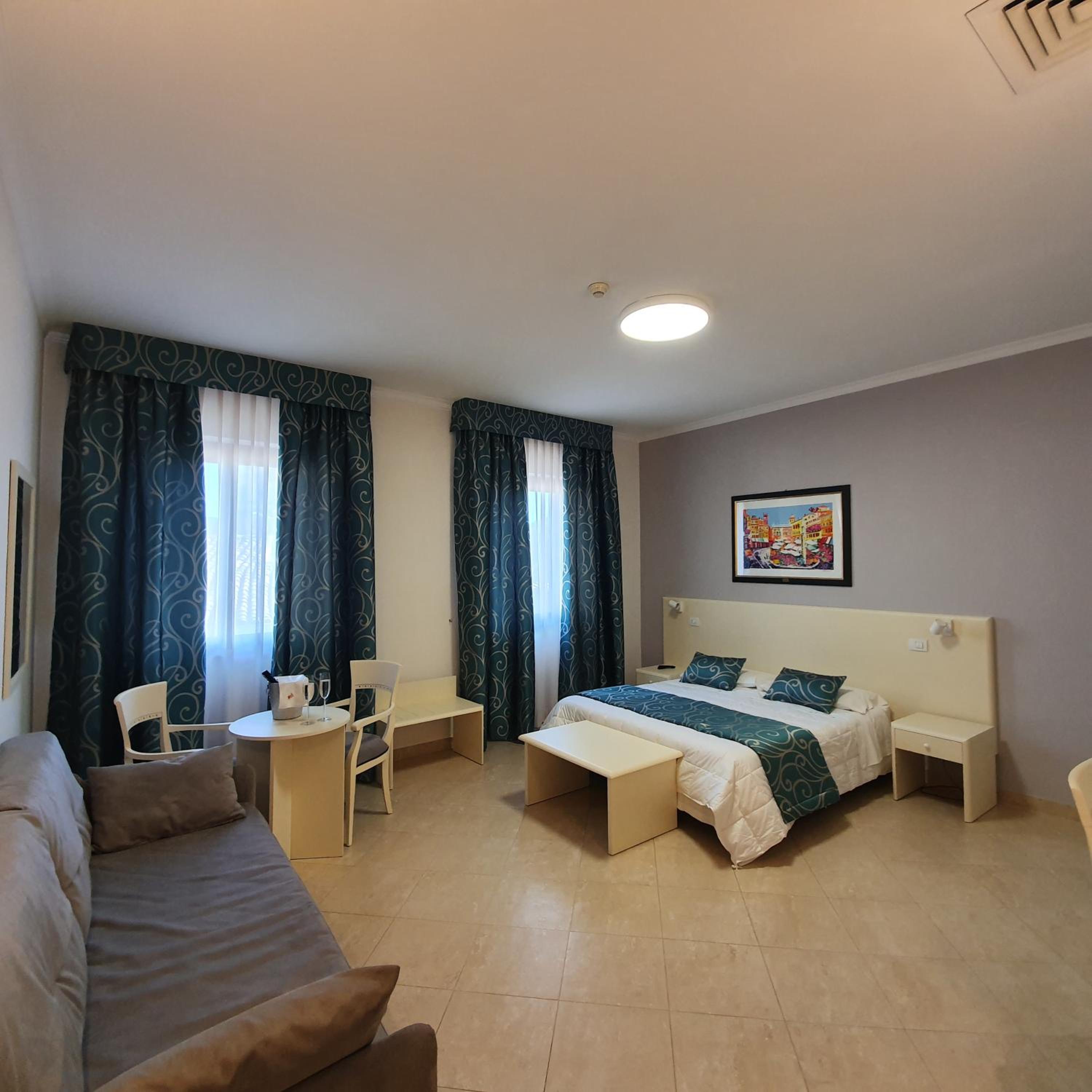 Superior Triple Room - Photo 5