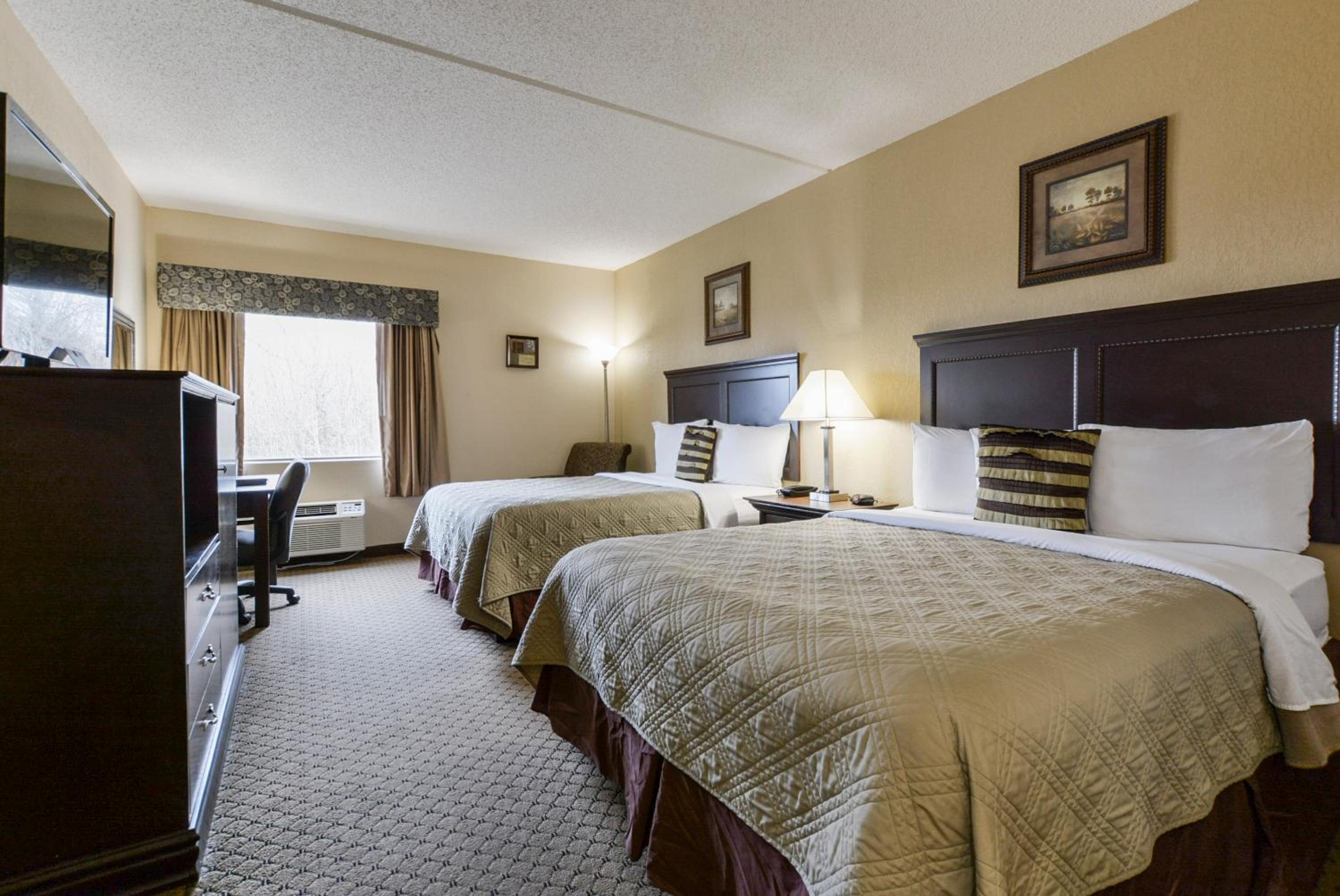 Queen Room with Two Queen Beds - Photo 1