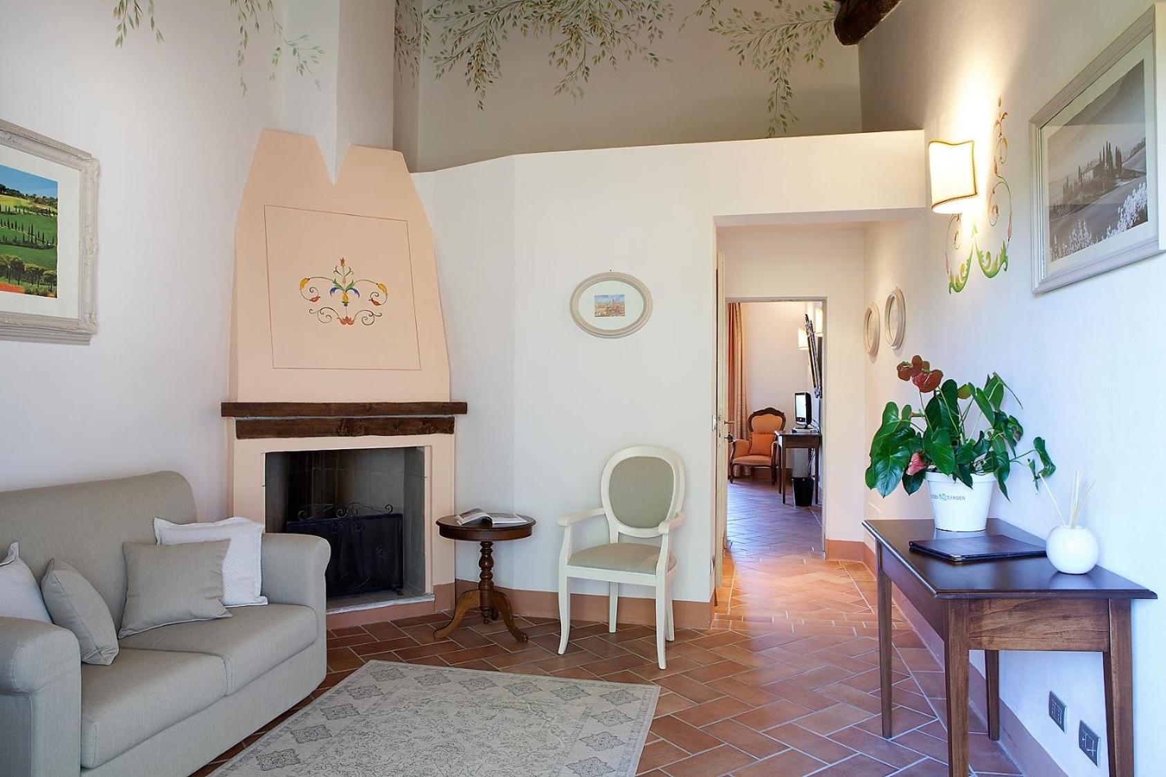 Suite - Photo 5