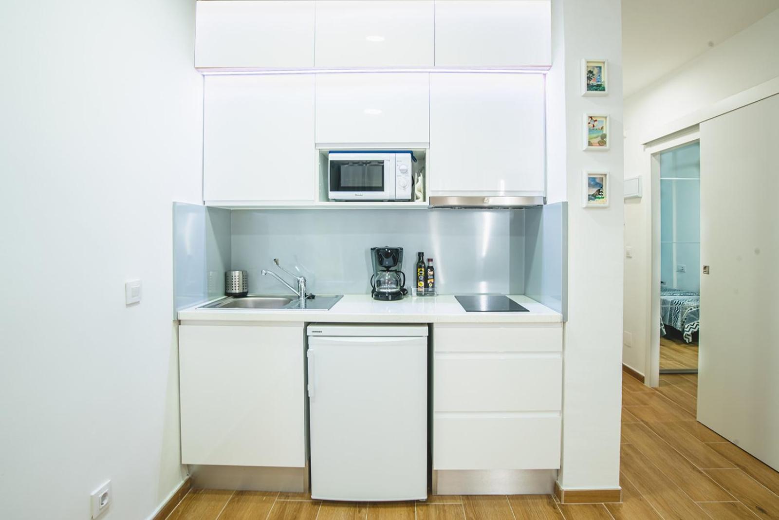 Apartment with Terrace - Photo 4