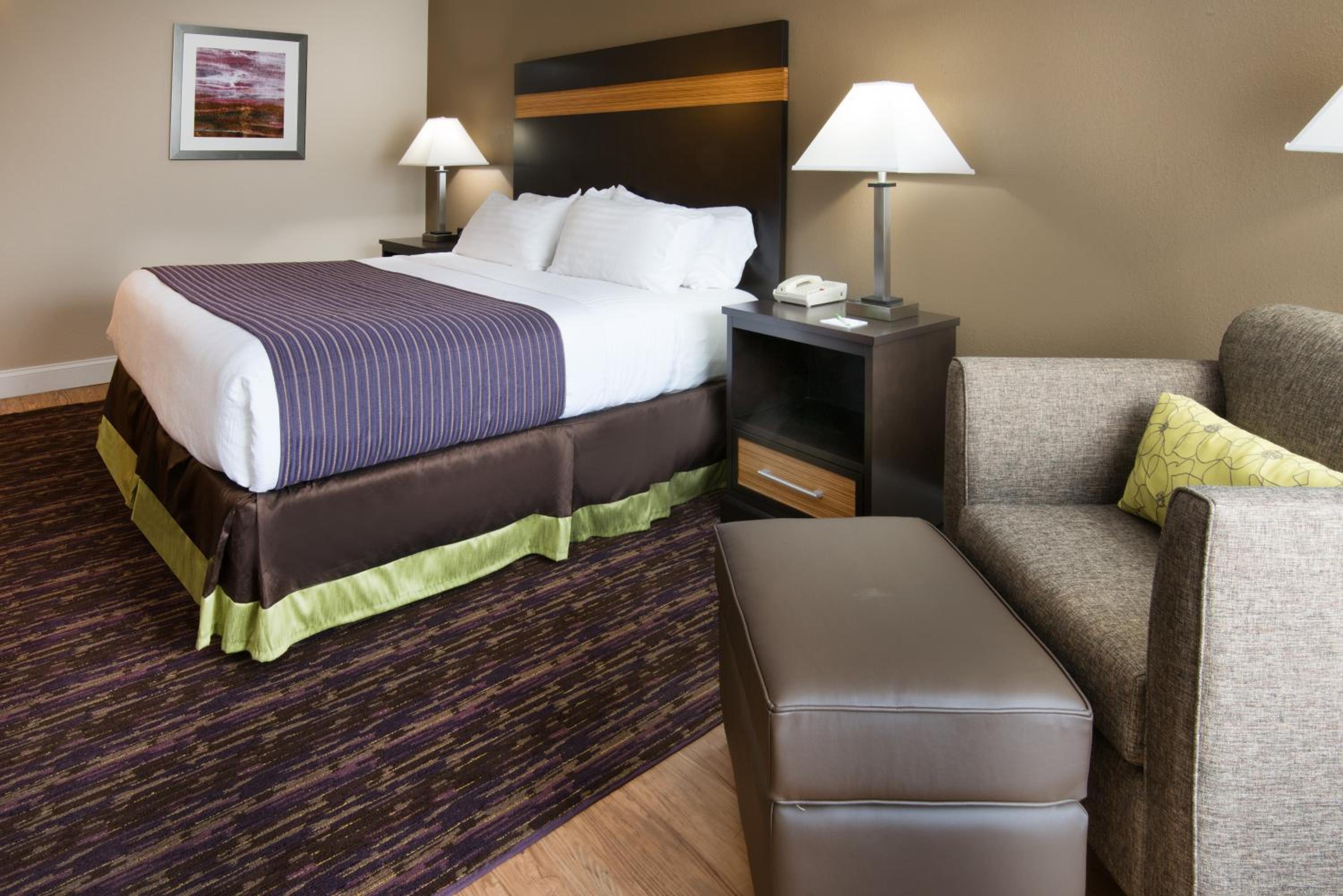 Standard King Room - Photo 1
