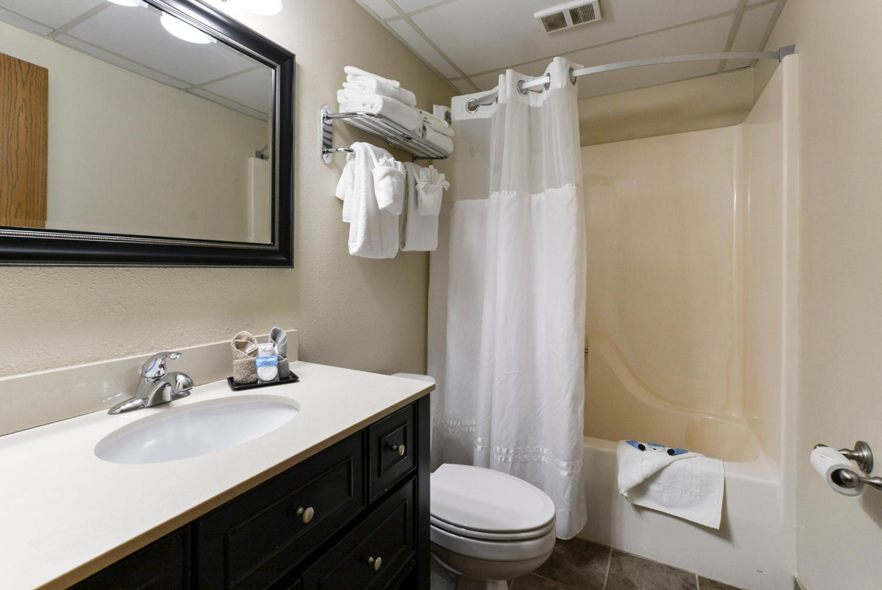 Standard Queen Room - Photo 5