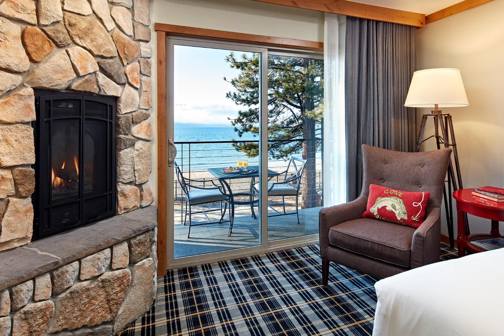 Lakeview room with one King Bed - Photo 2
