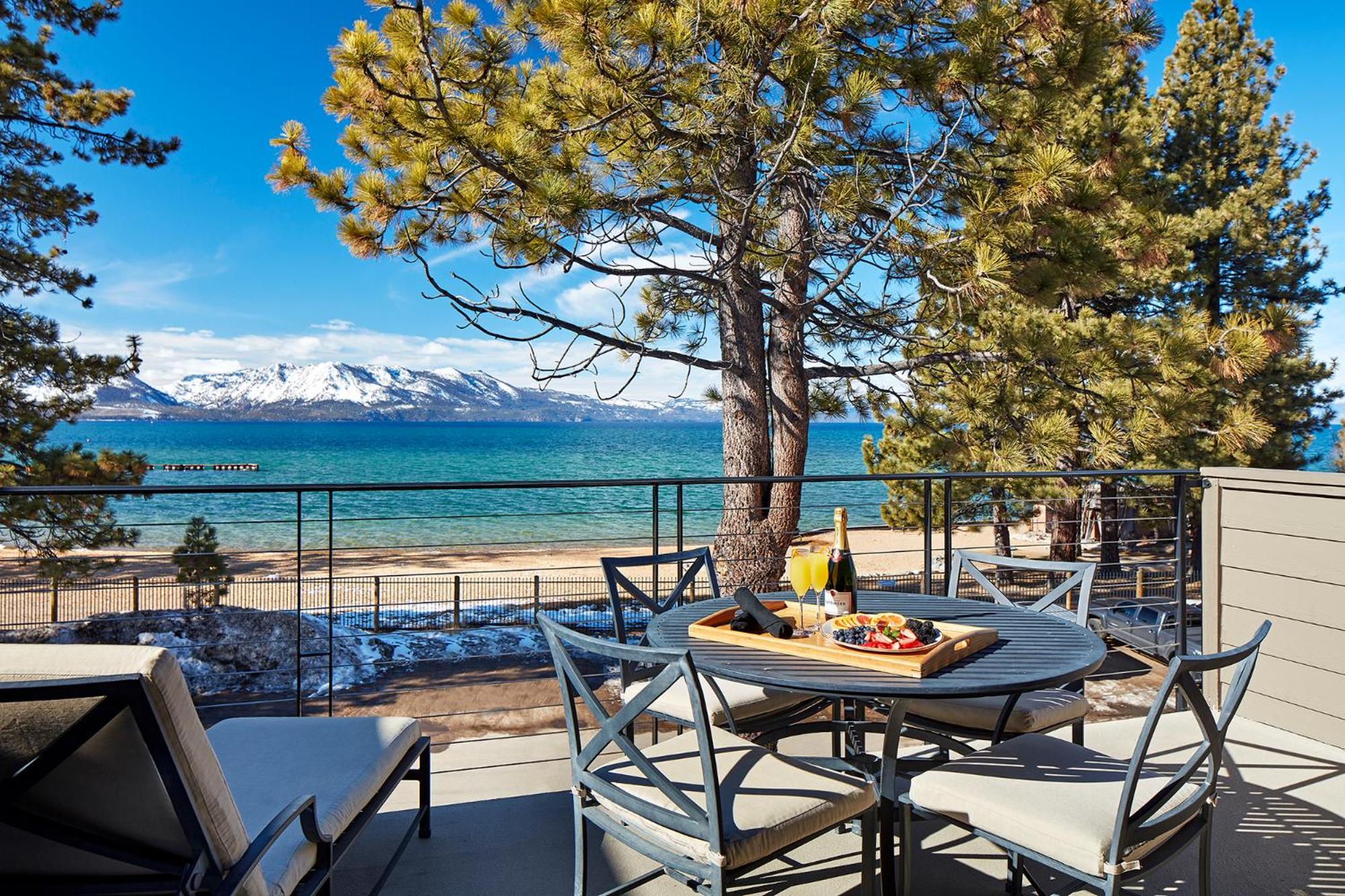 Premier King Suite with Lake View - Photo 6