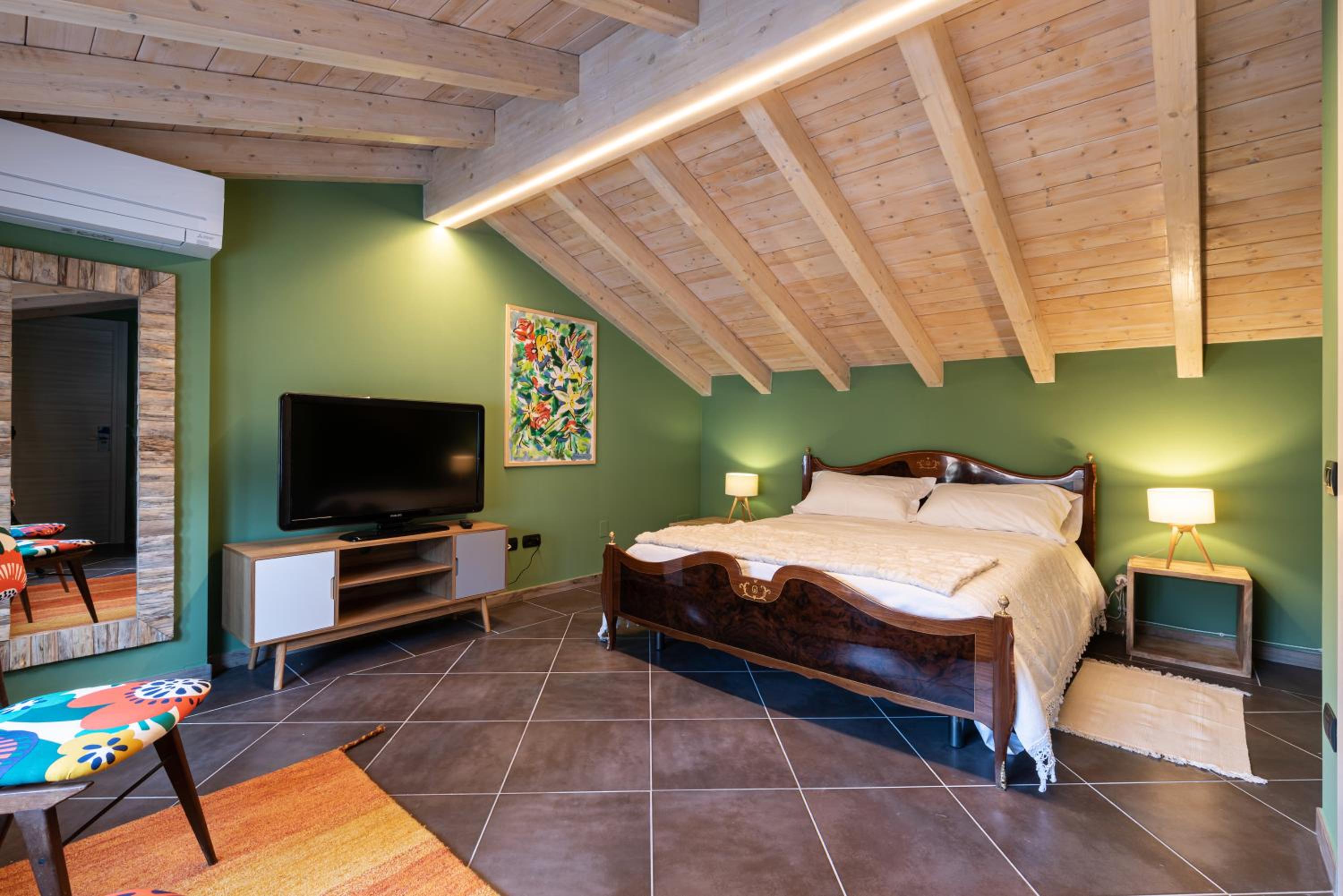 Deluxe Double Room with Shower - Photo 1