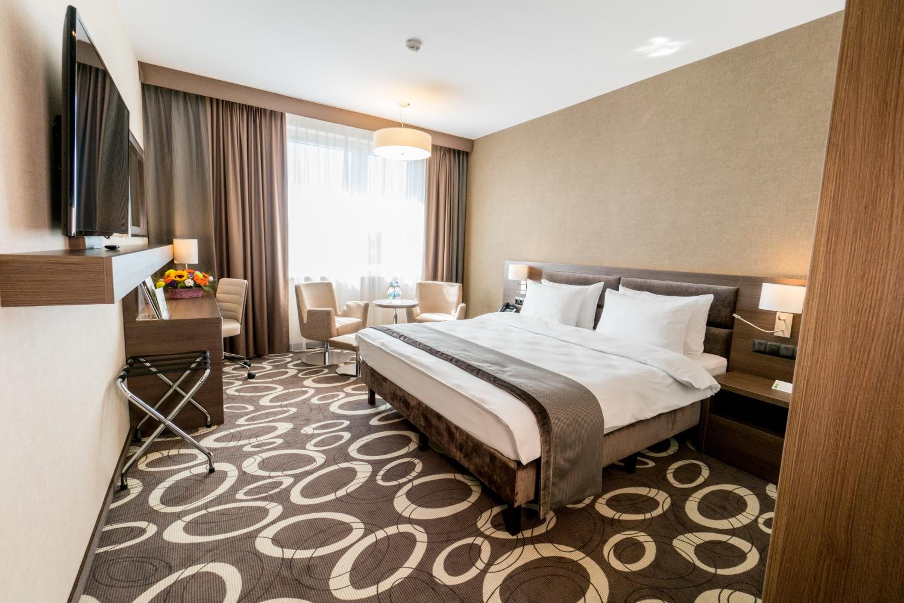 Premium King Room photo 2