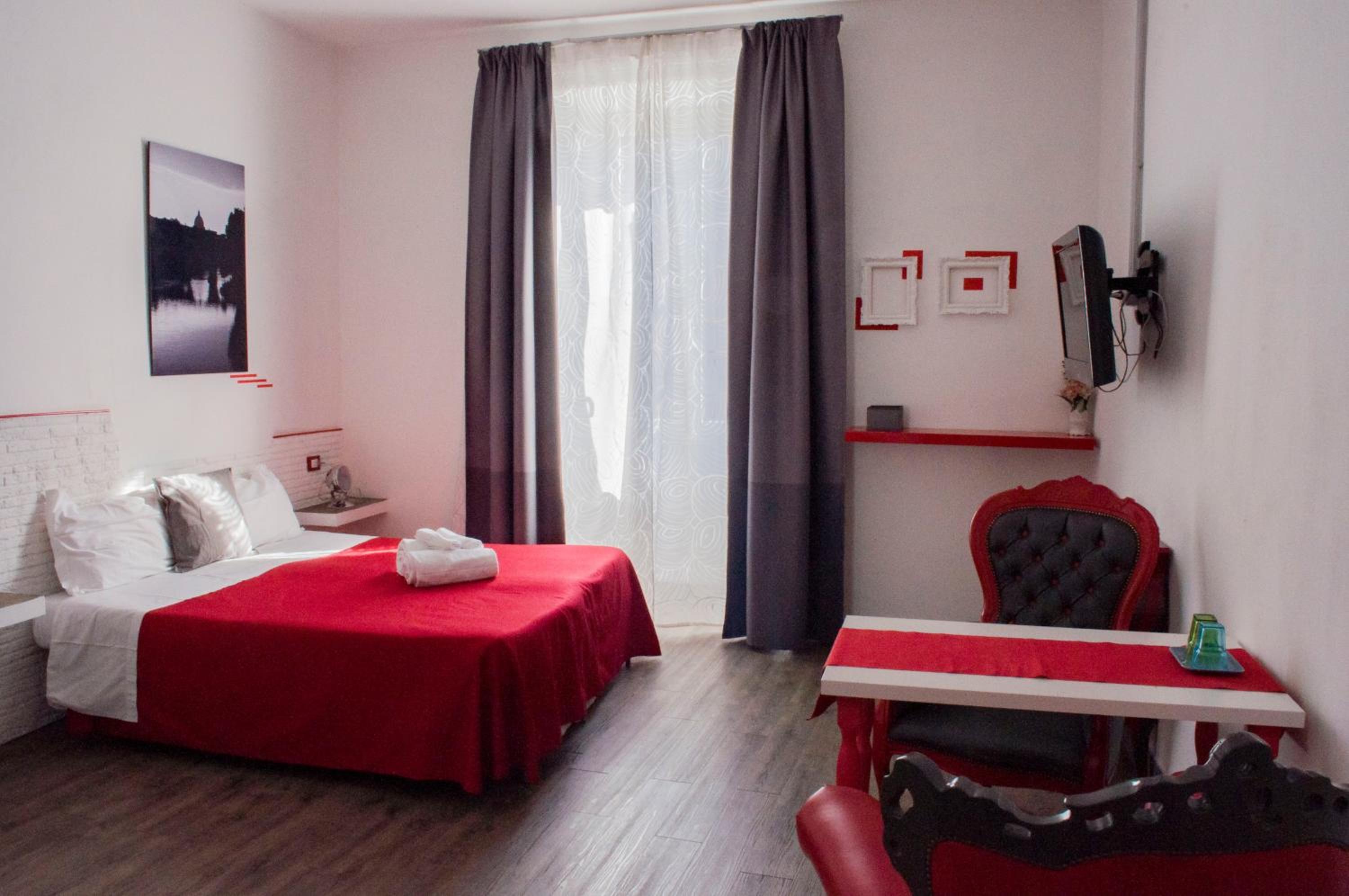 Superior Double or Twin Room with City View photo 3