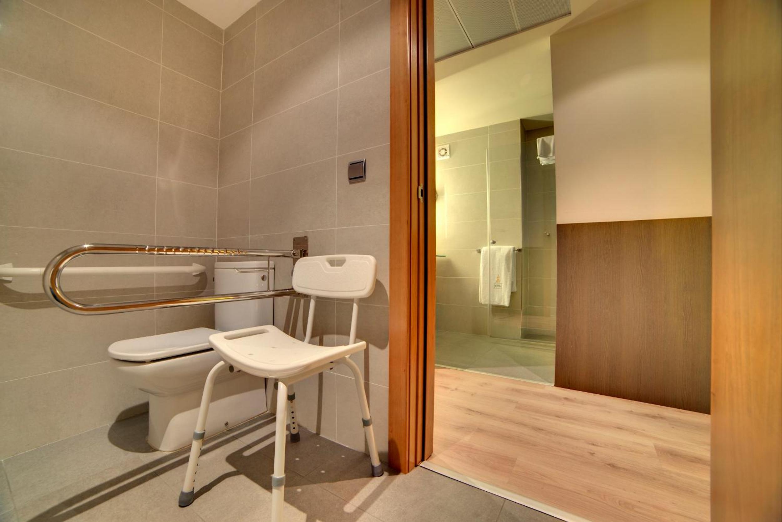Double or Twin Room - Disability Access - Photo 5