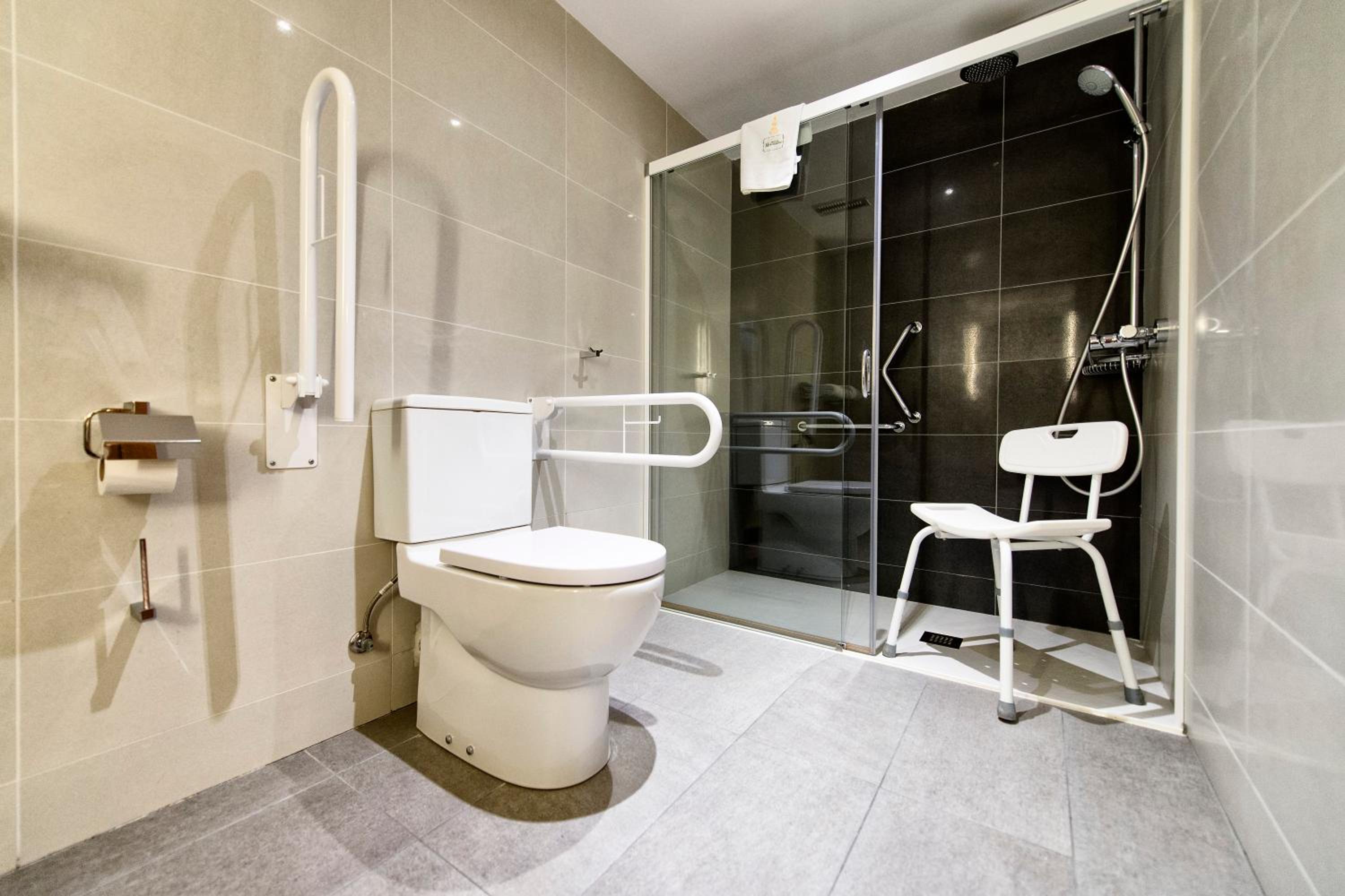 Double or Twin Room - Disability Access - Photo 4