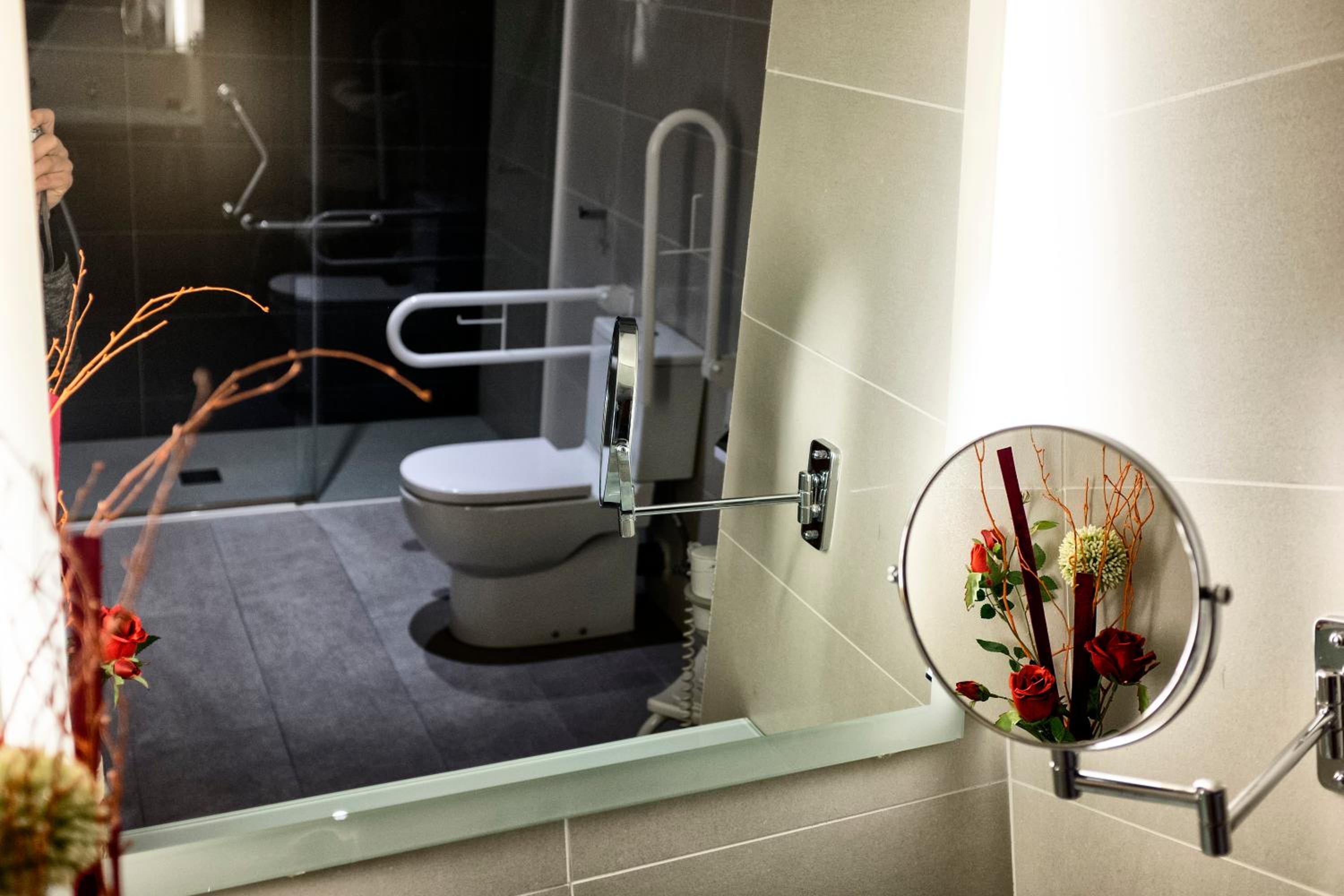 Double or Twin Room - Disability Access - Photo 3