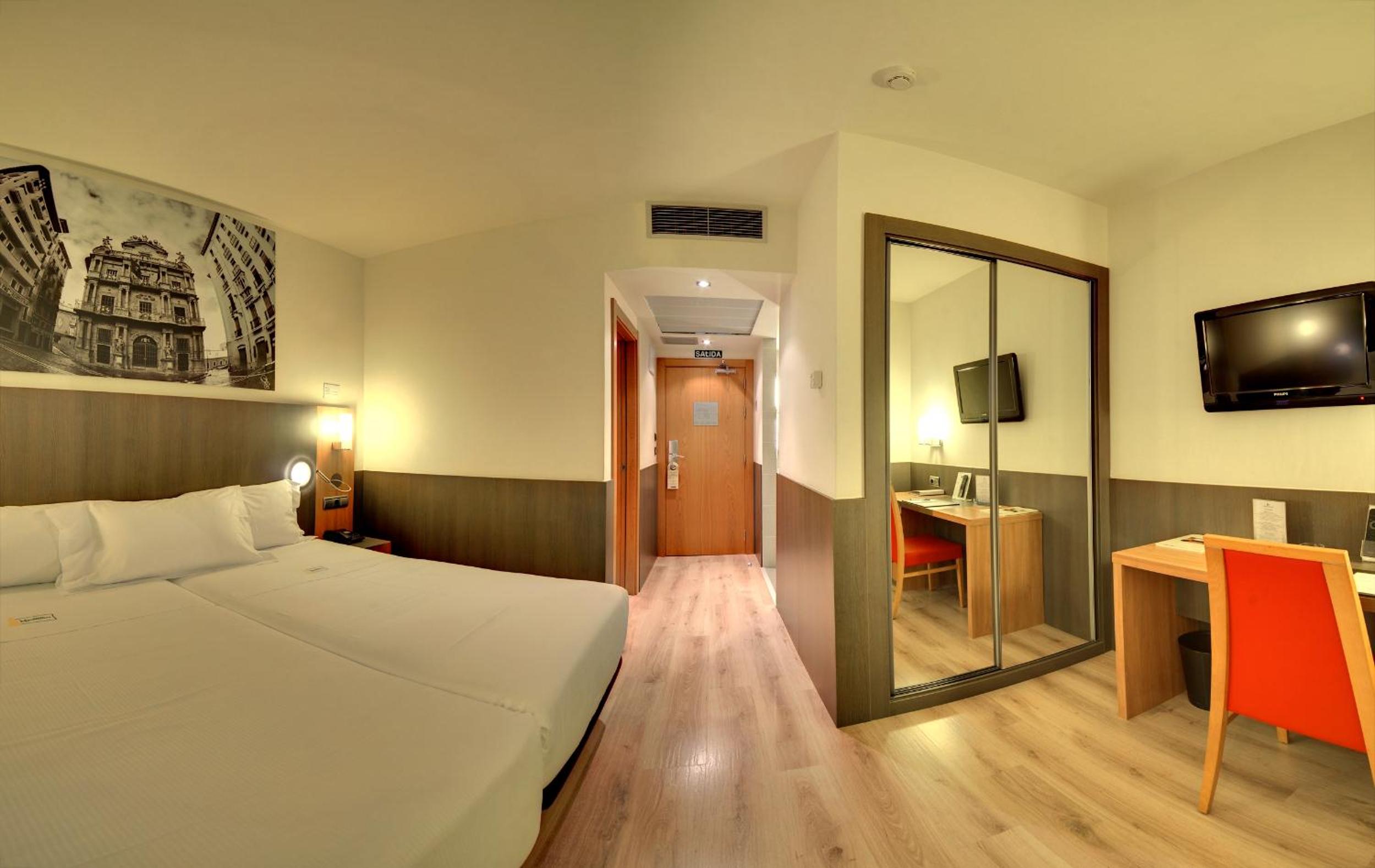 Double or Twin Room - Disability Access - Photo 1