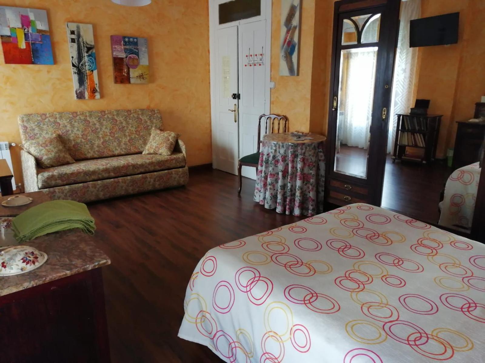 Habitación Doble Estándar con Baño Compartido