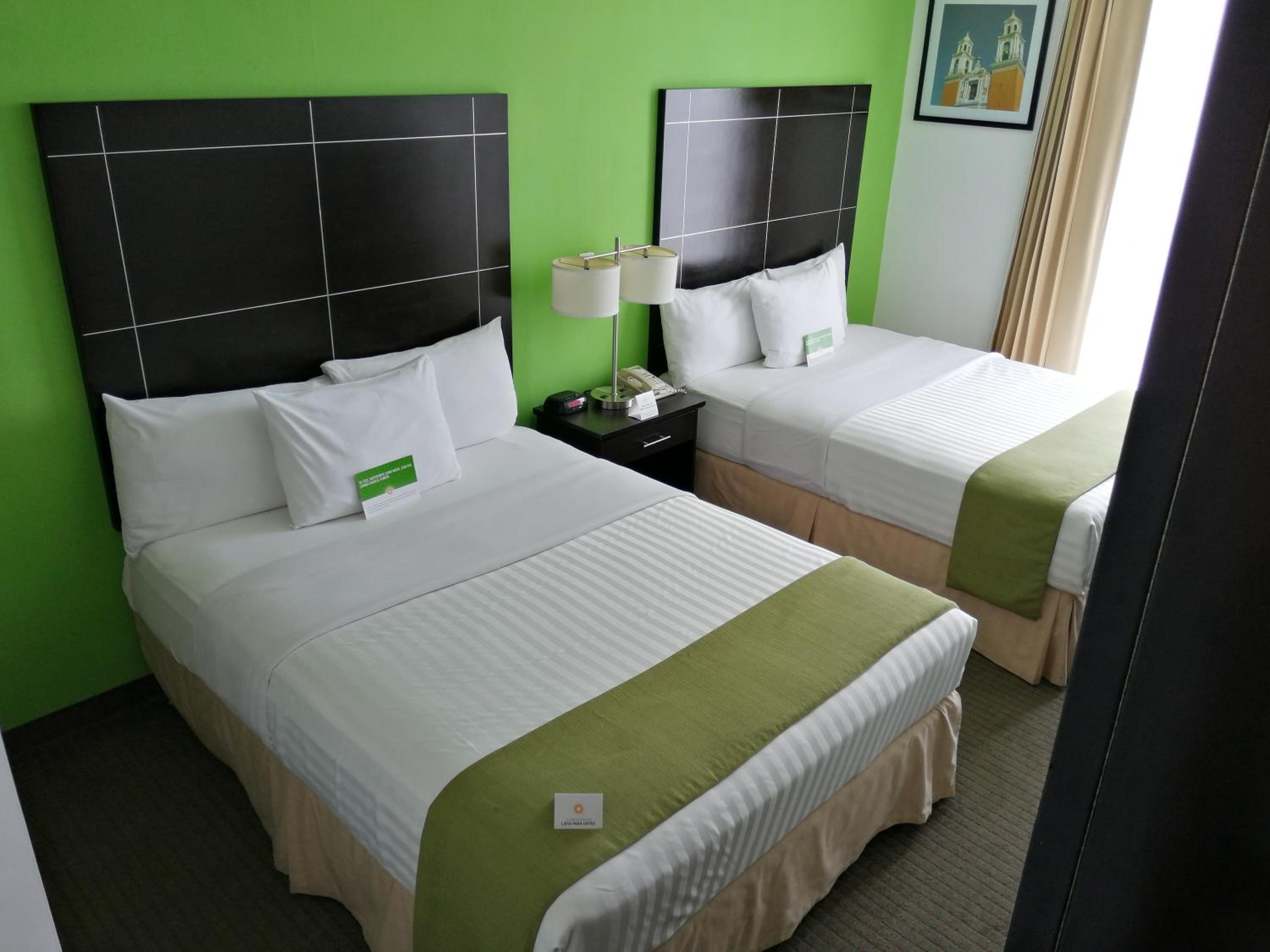 Deluxe Double Room with Two Double Beds - Mobility Access/Non-Smoking - Photo 5