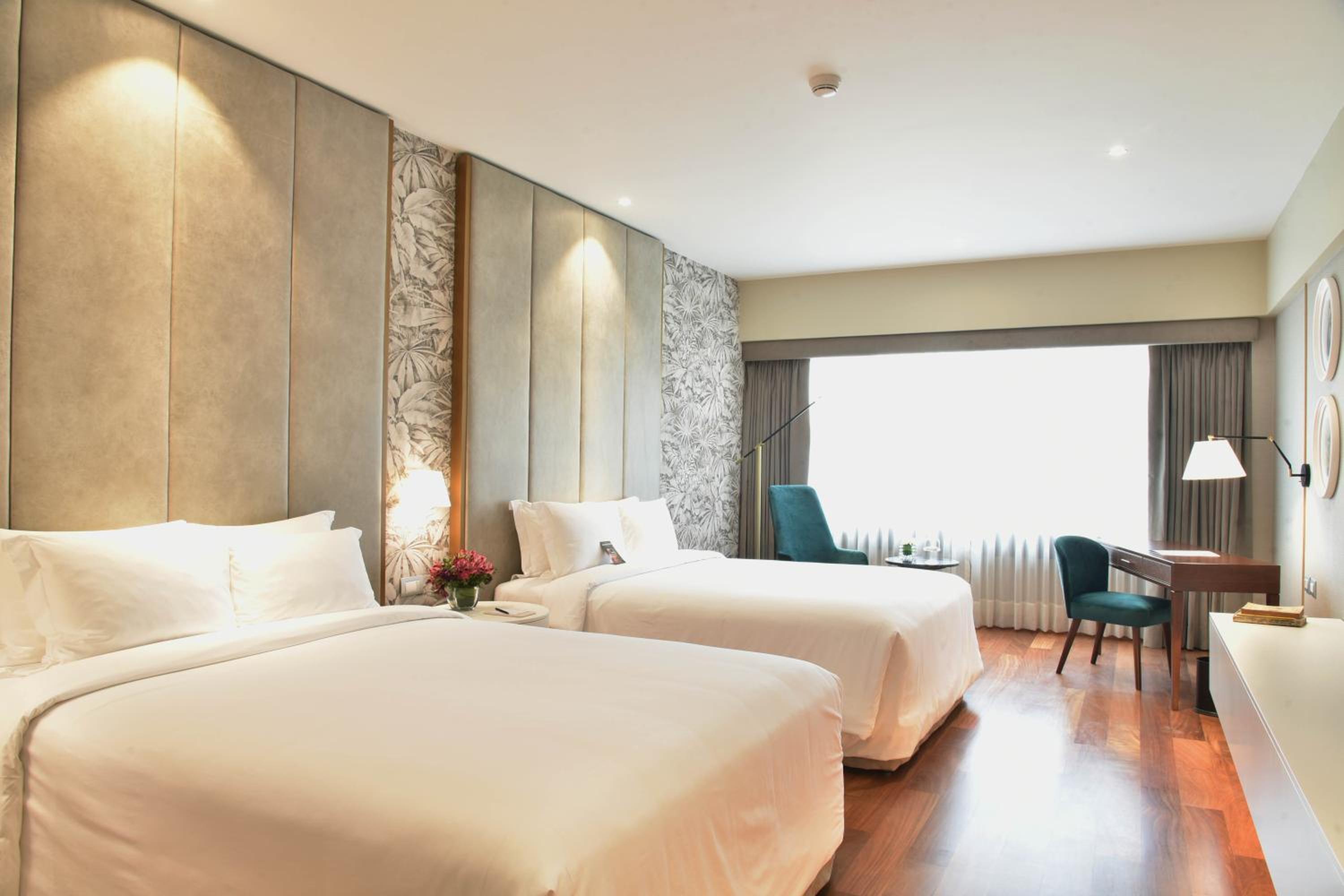 Deluxe Double Room with Two Double Beds - Photo 6