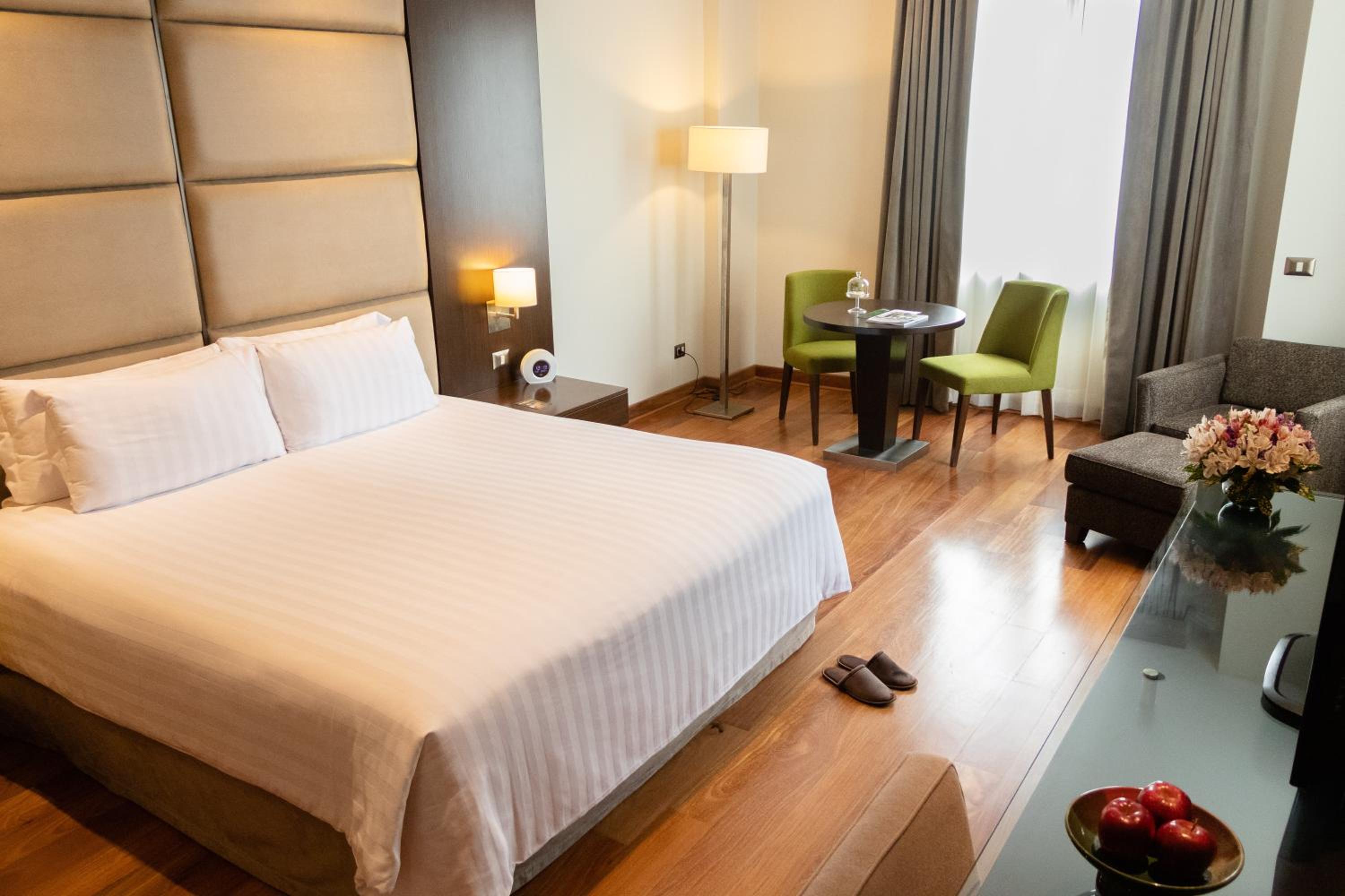 Superior King Room - Photo 12
