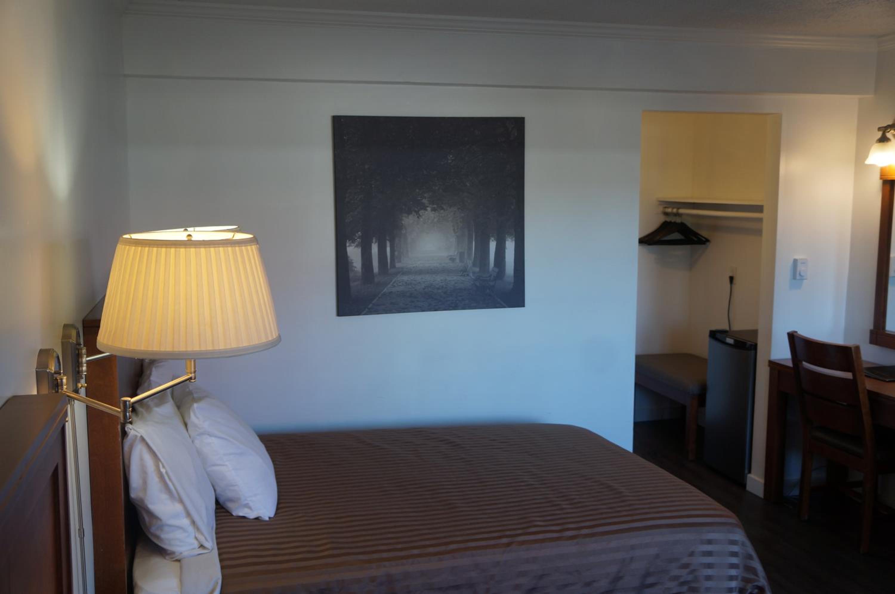 Double Room with Two Double Beds - Photo 24