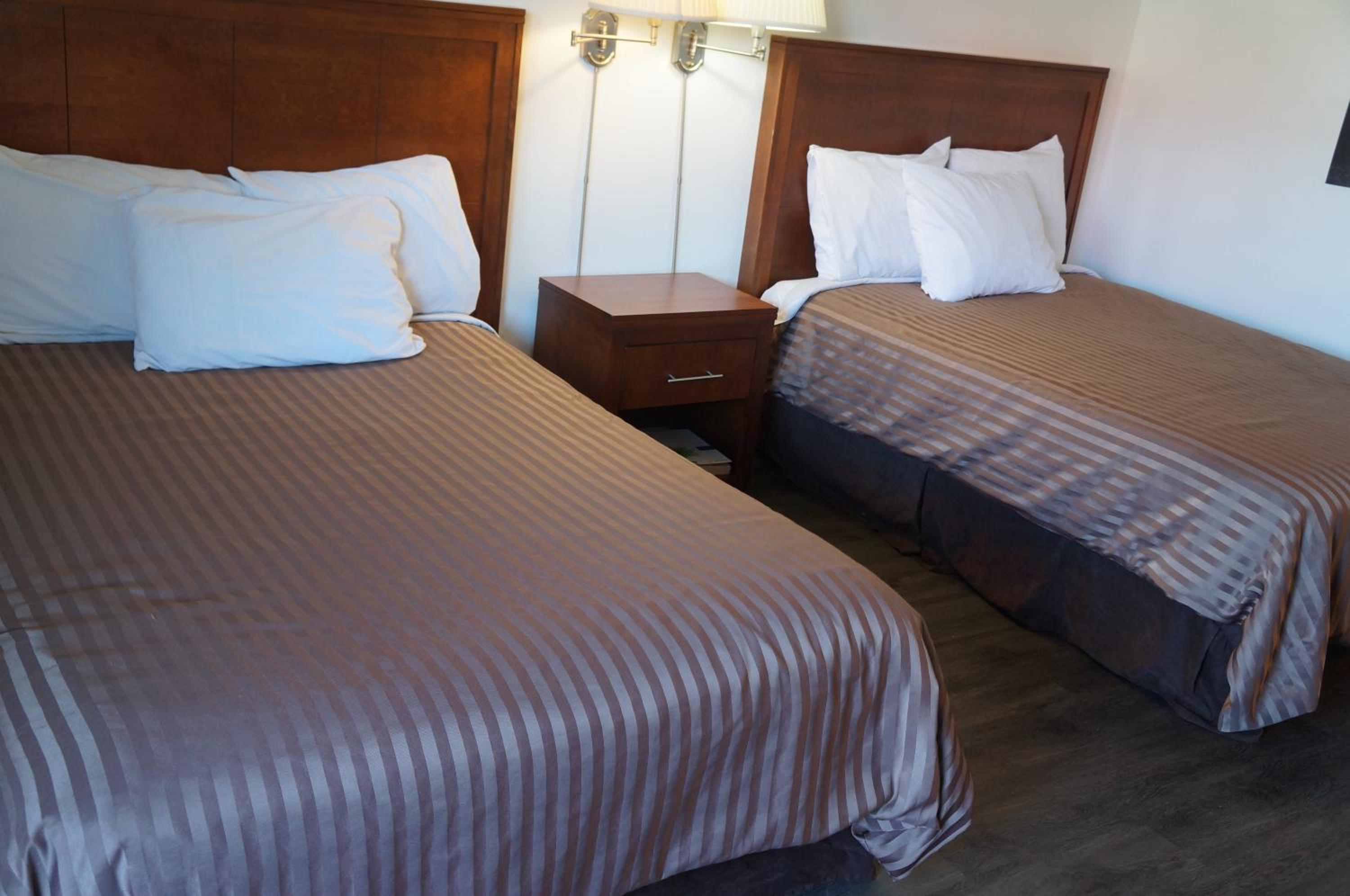 Double Room with Two Double Beds - Photo 6