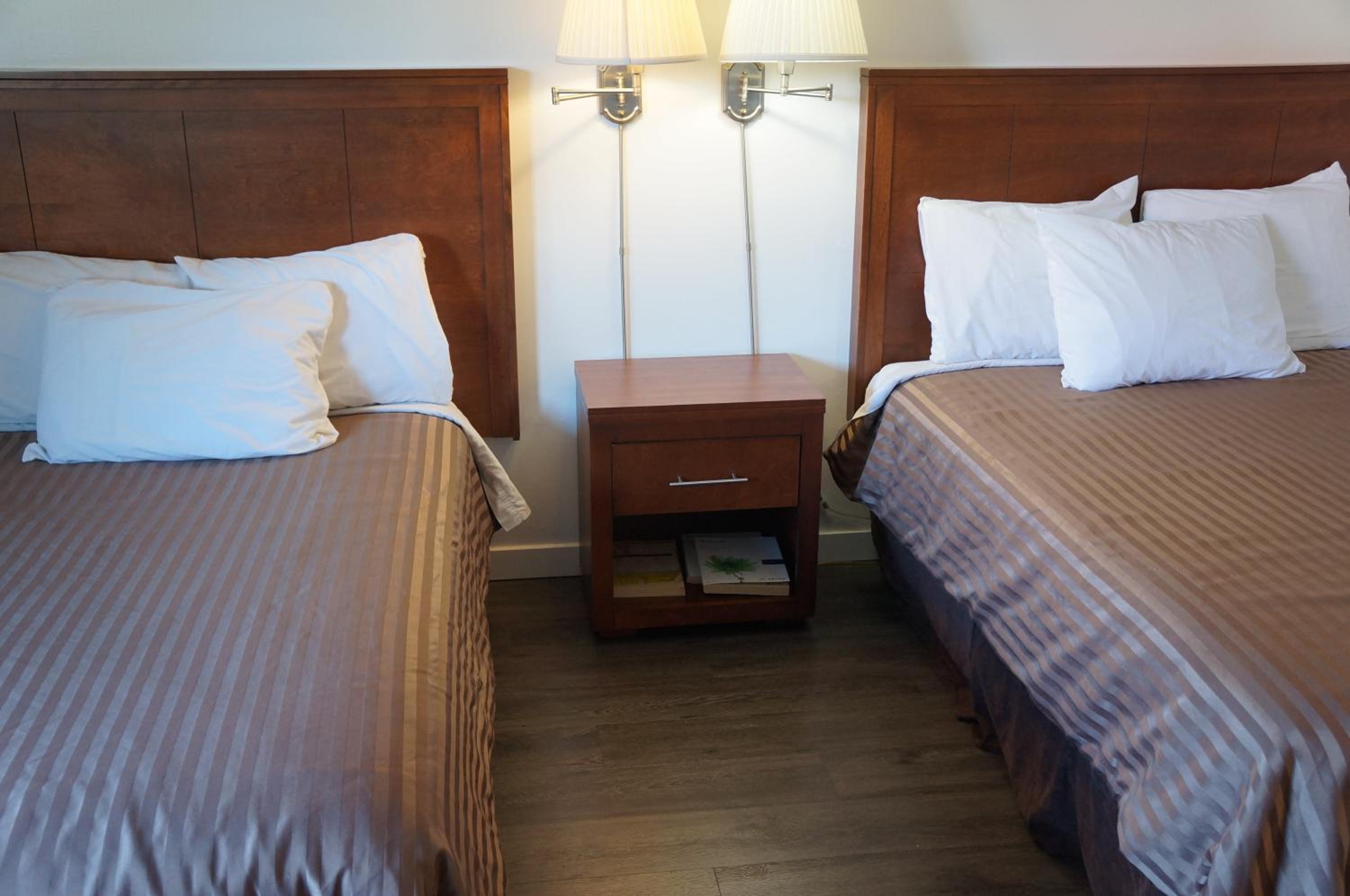 Double Room with Two Double Beds - Photo 28