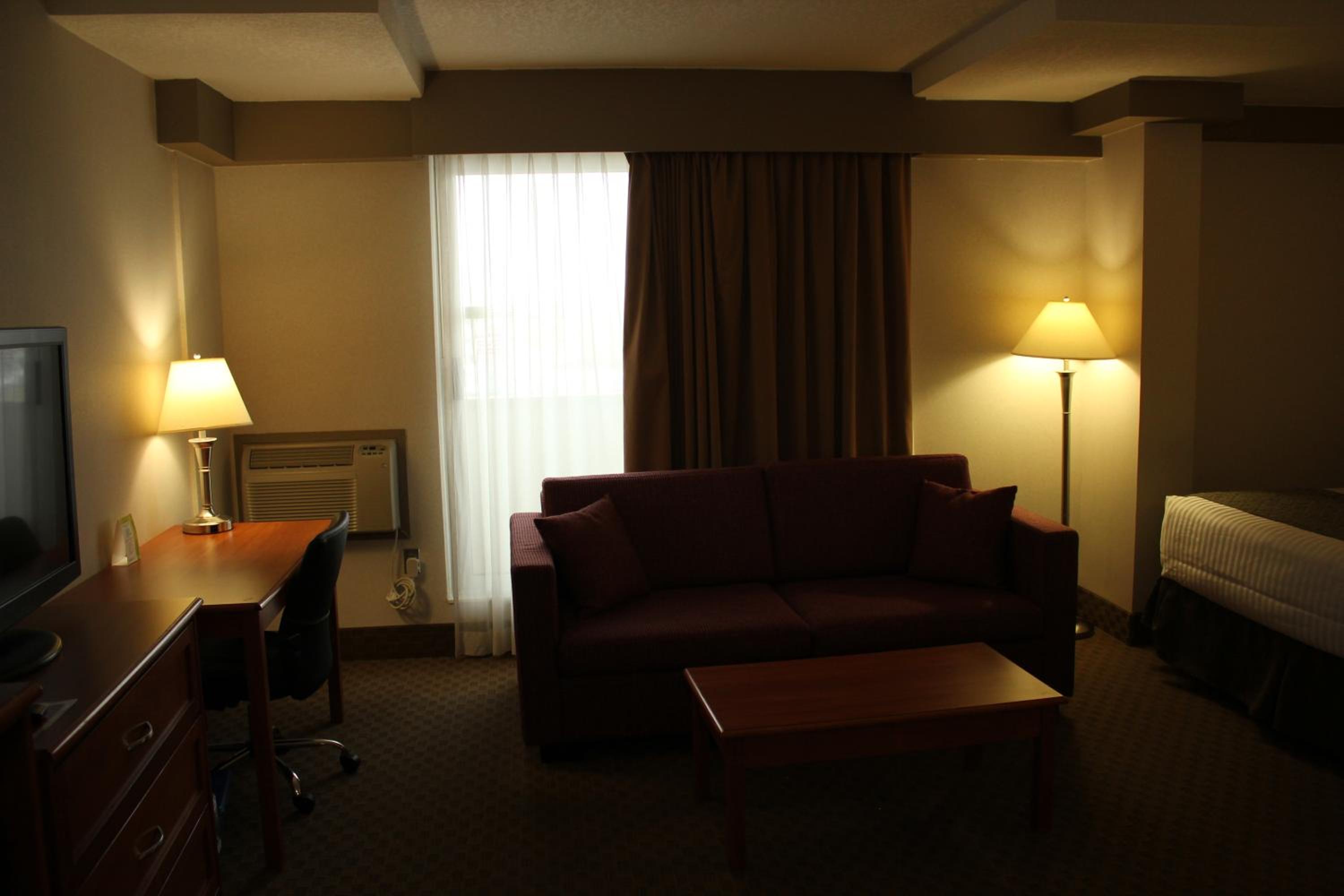 Studio Suite with Two Queen Beds - Non-Smoking - Photo 10