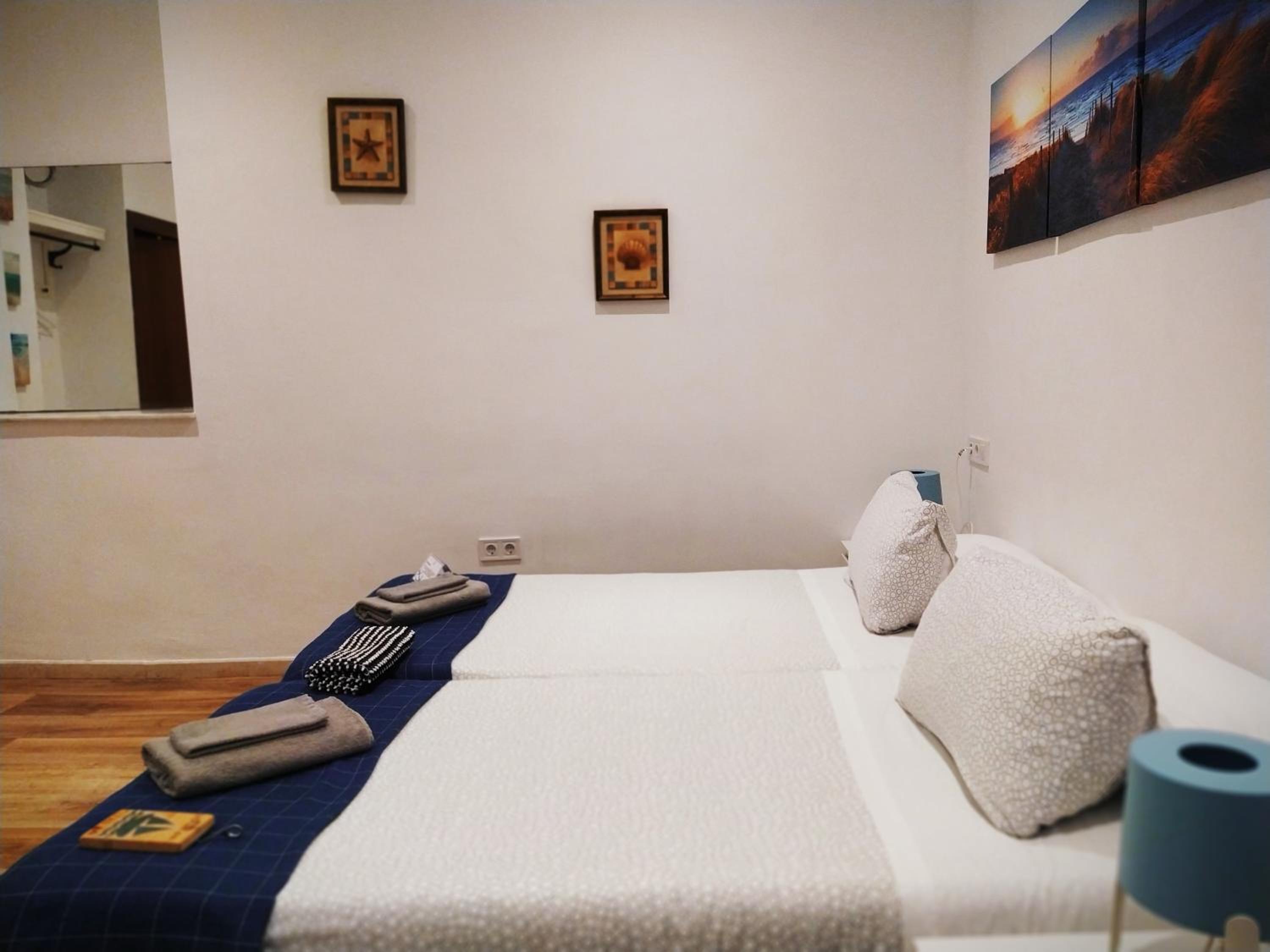 Habitación Doble Interior con Baño Privado