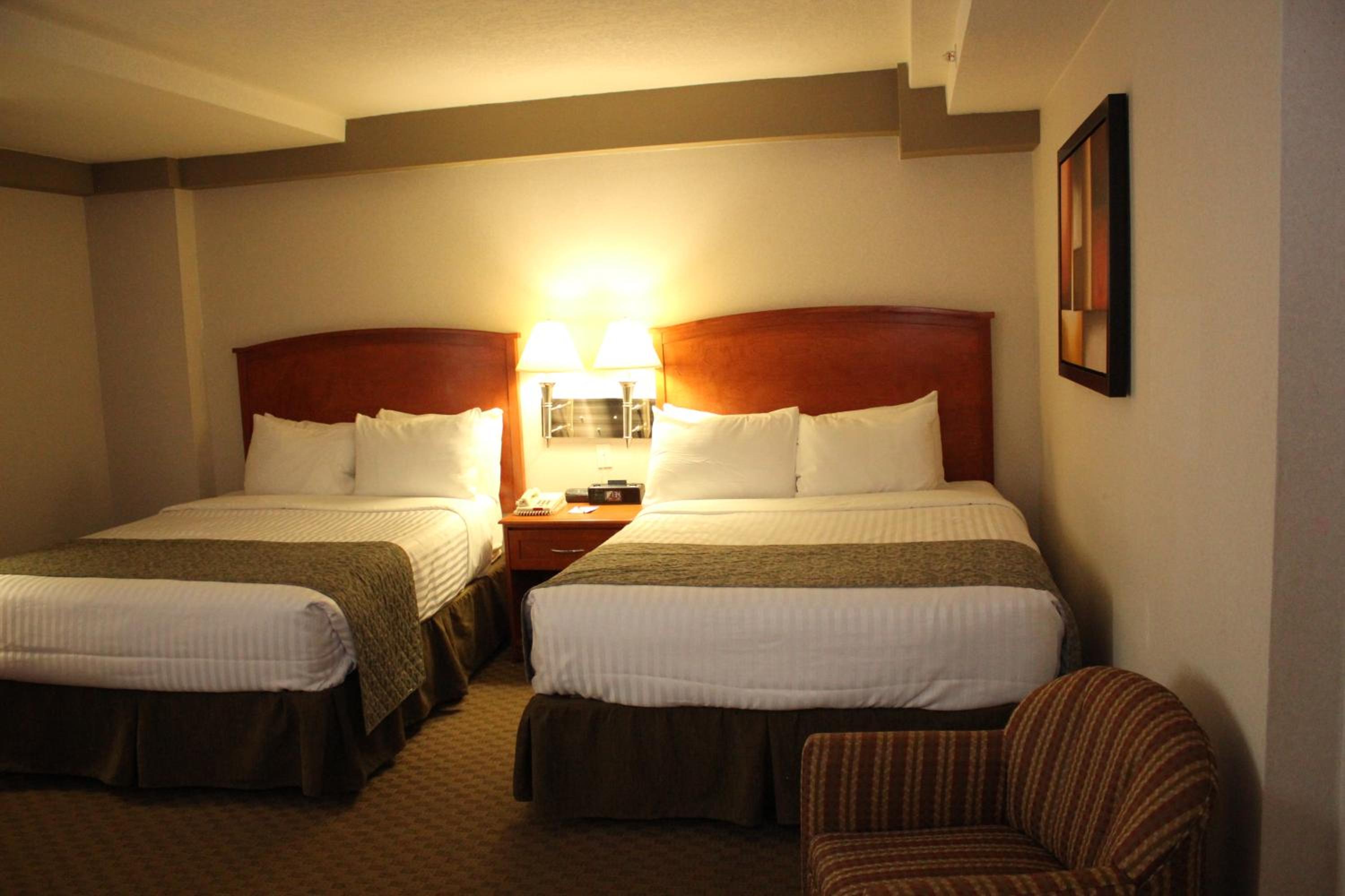 Studio Suite with Two Queen Beds - Non-Smoking - Photo 11