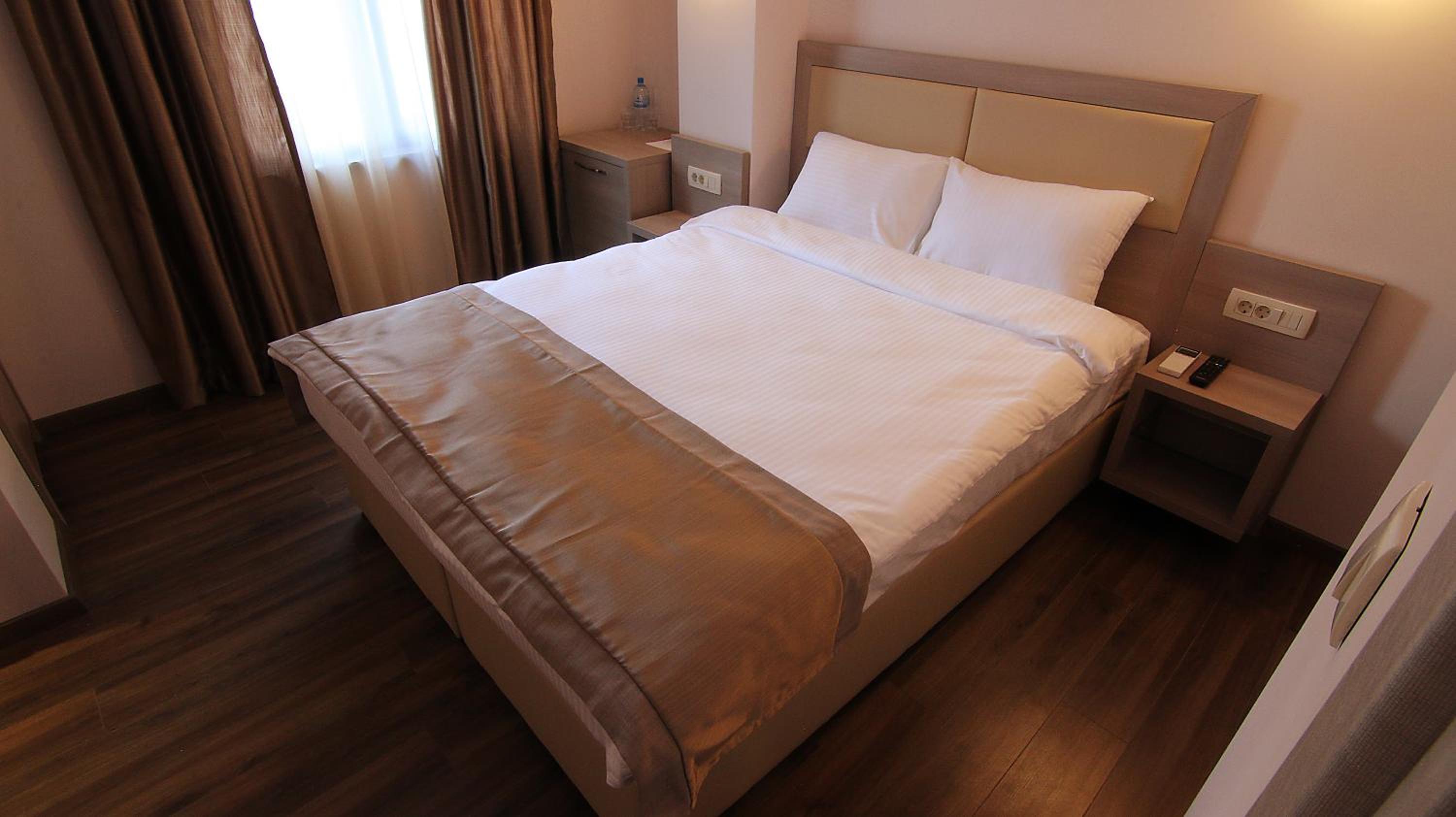 Standard Double Room - Photo 1