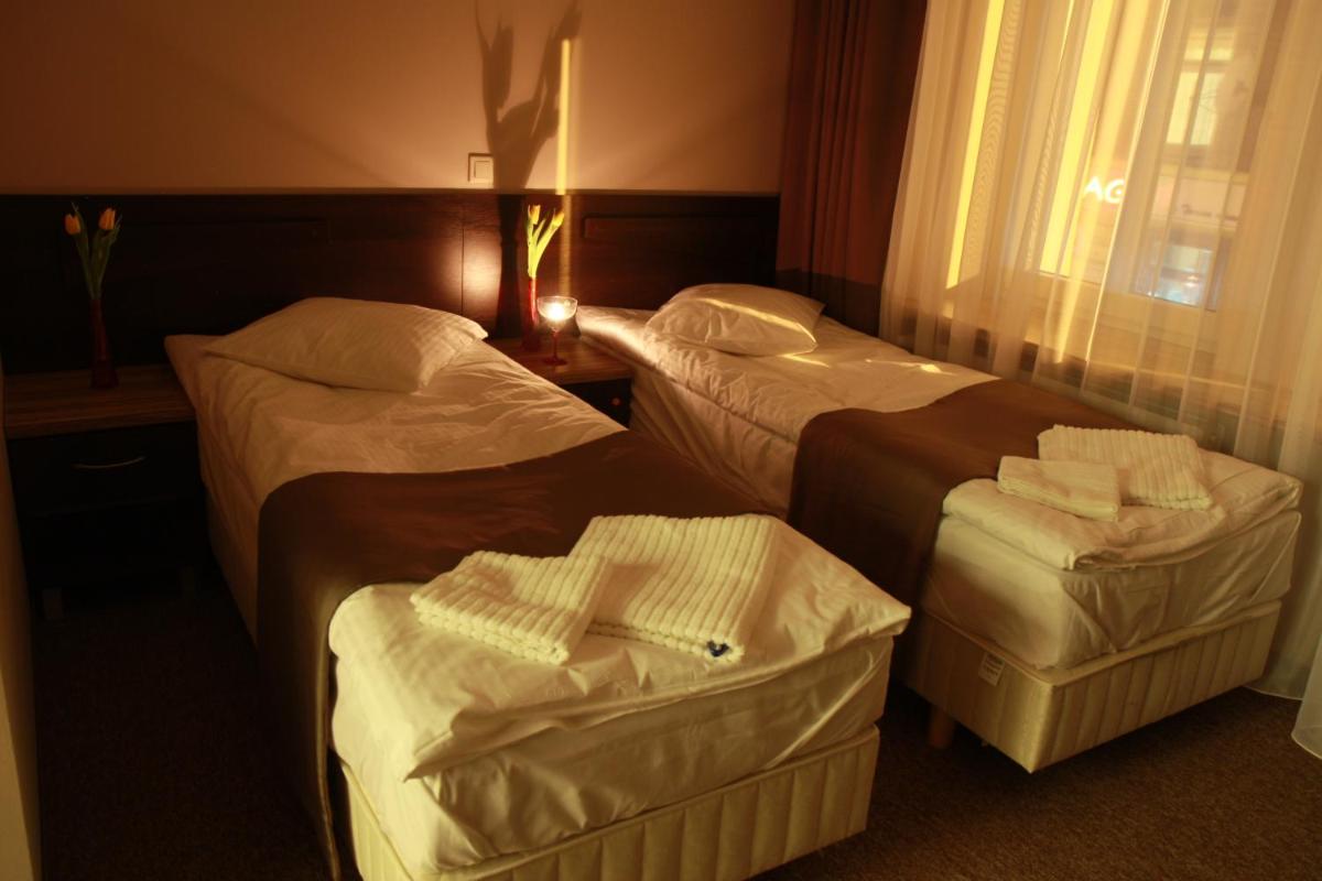 Twin Room - Photo 4