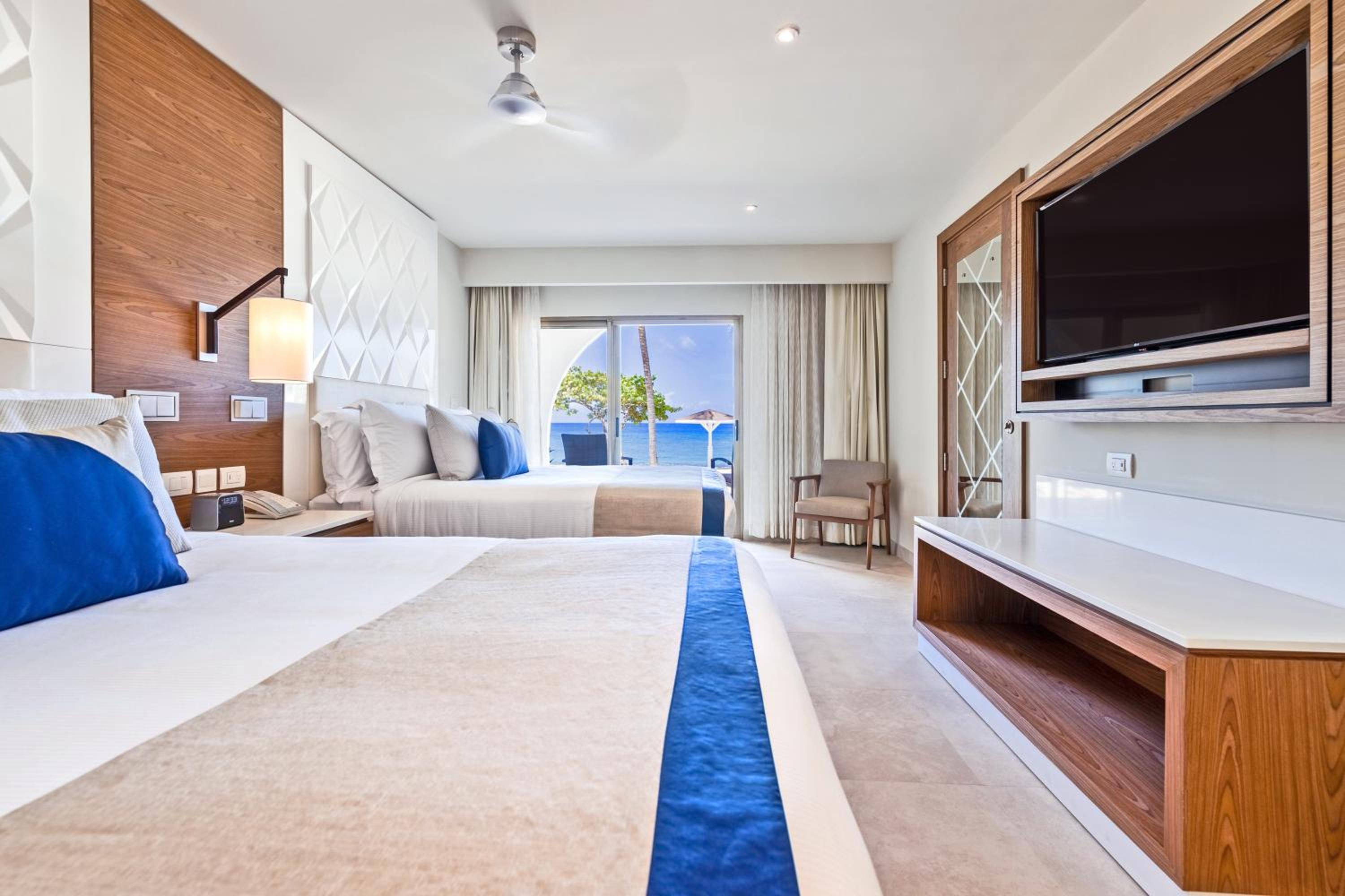  Luxury Room Ocean Front - Photo 5