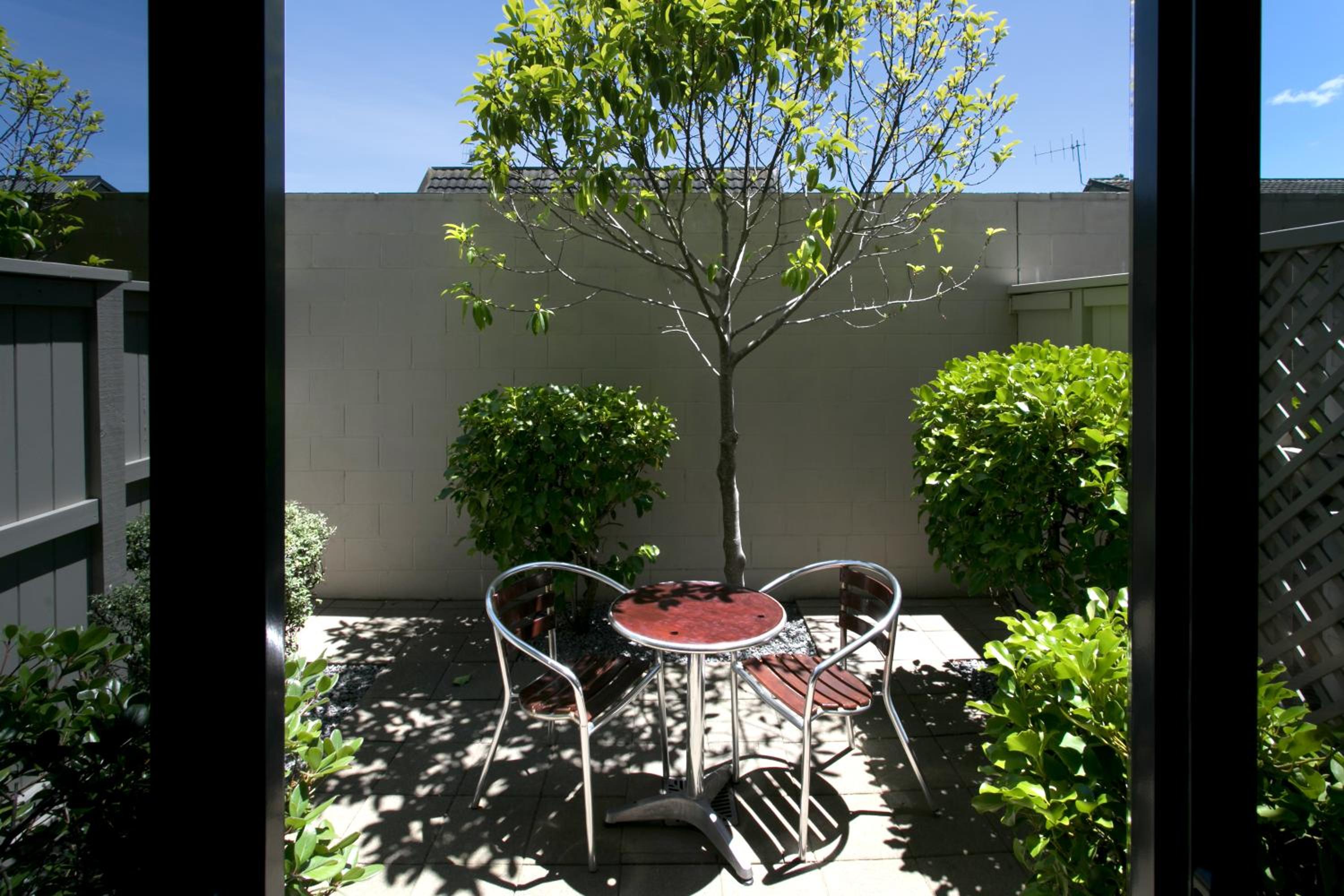 Studio with Courtyard - Photo 21