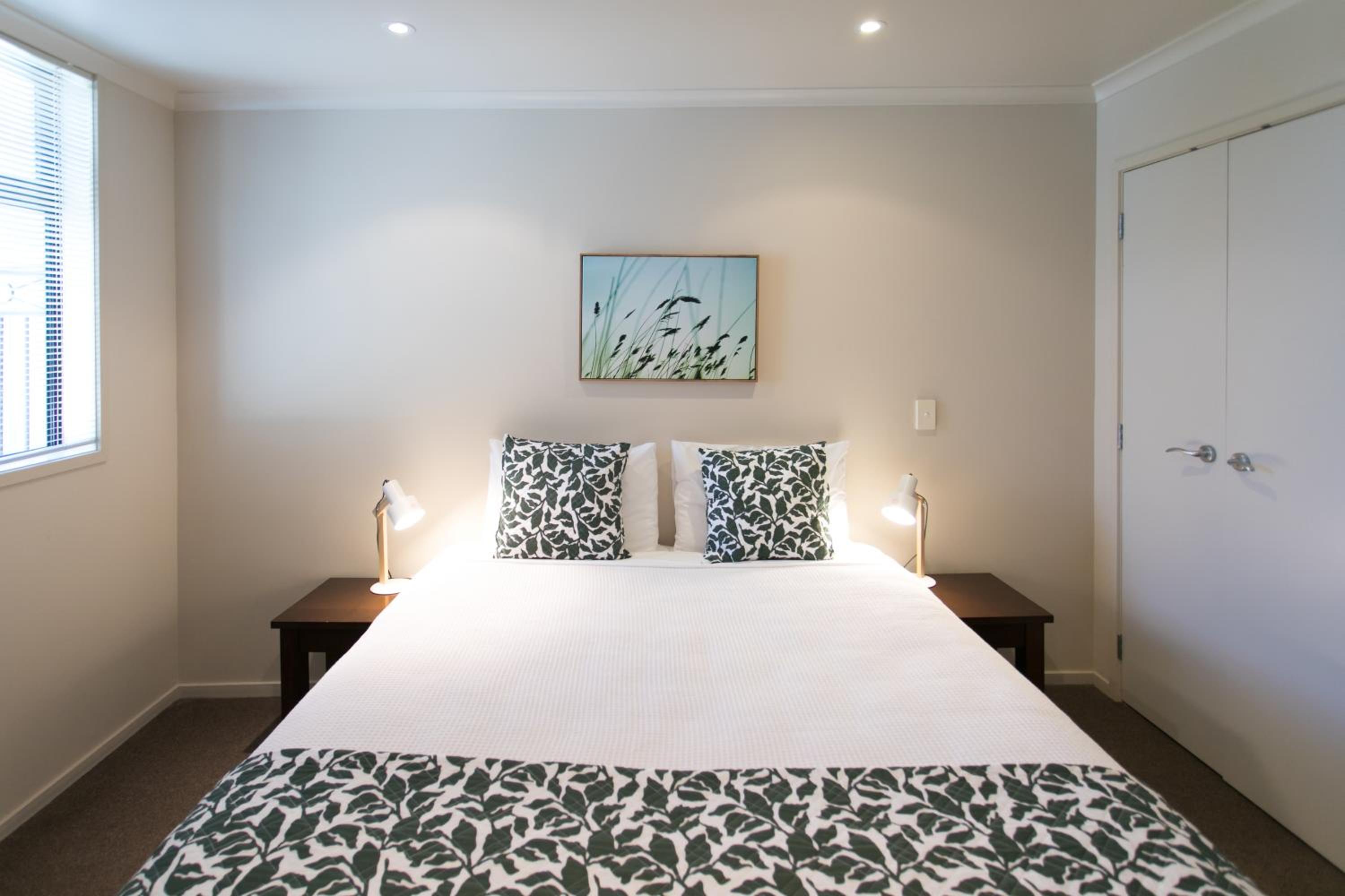 Luxury Suite with Private Spa Bath - Photo 12