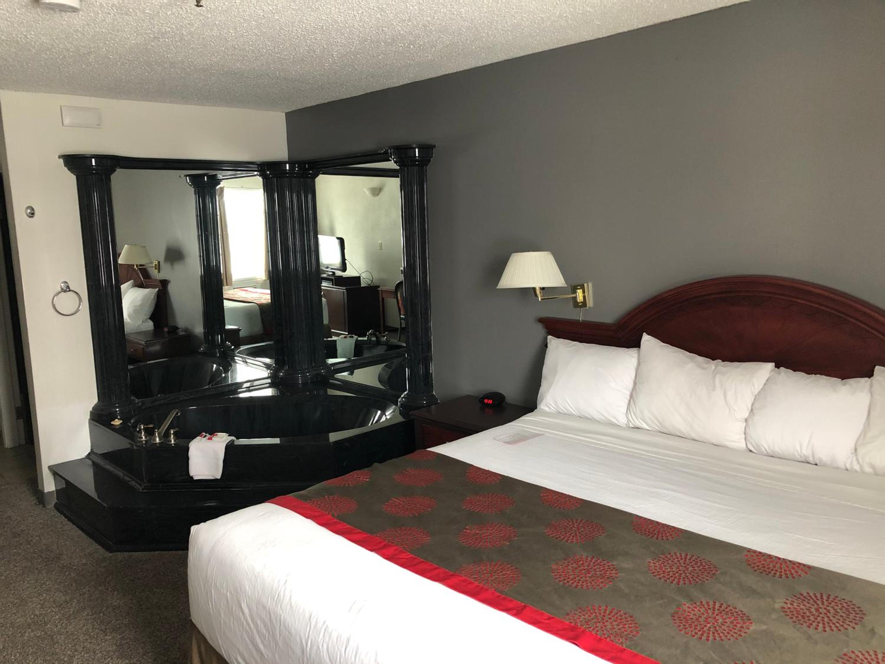 Royal King Suite - Non-Smoking