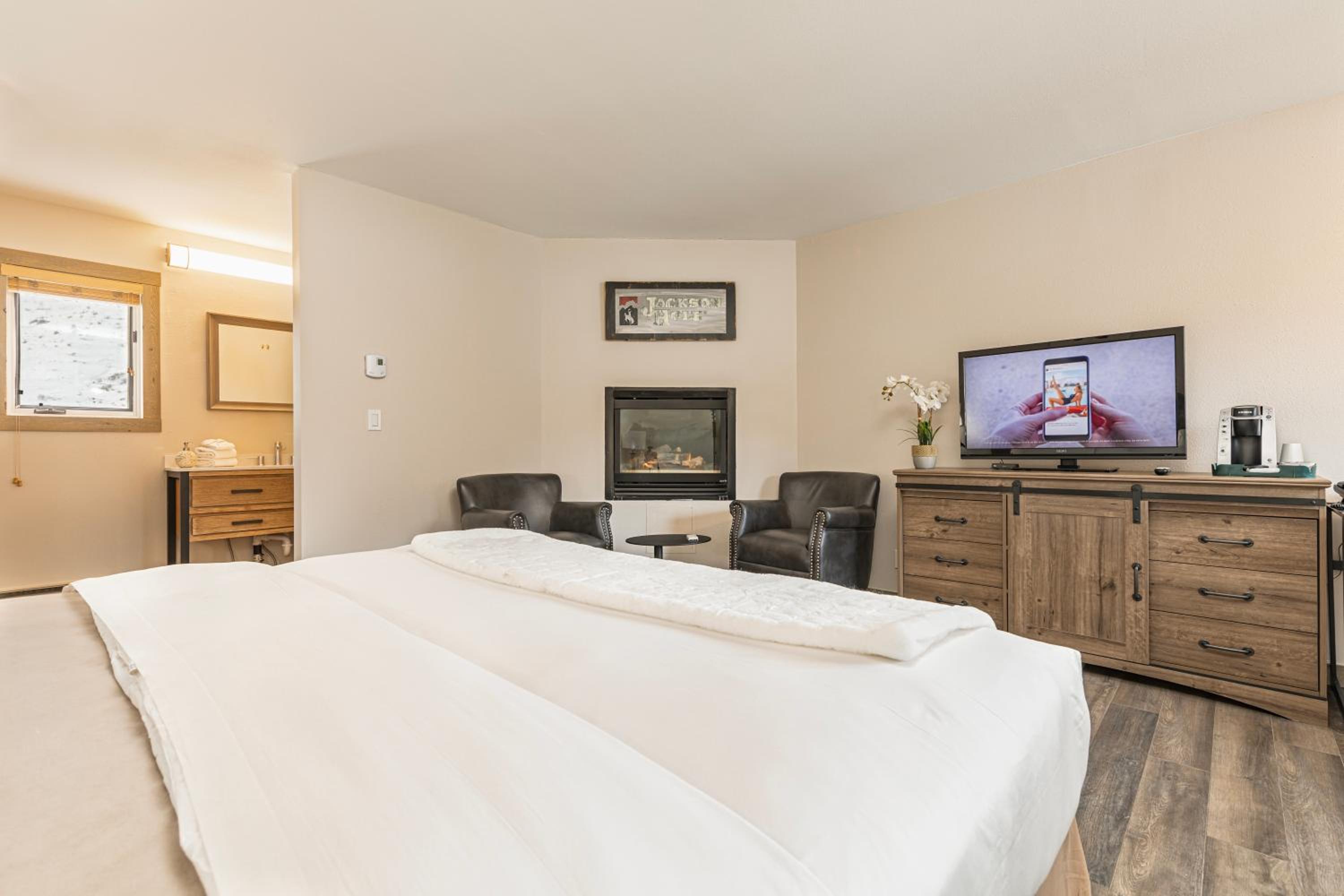 Deluxe King Room
