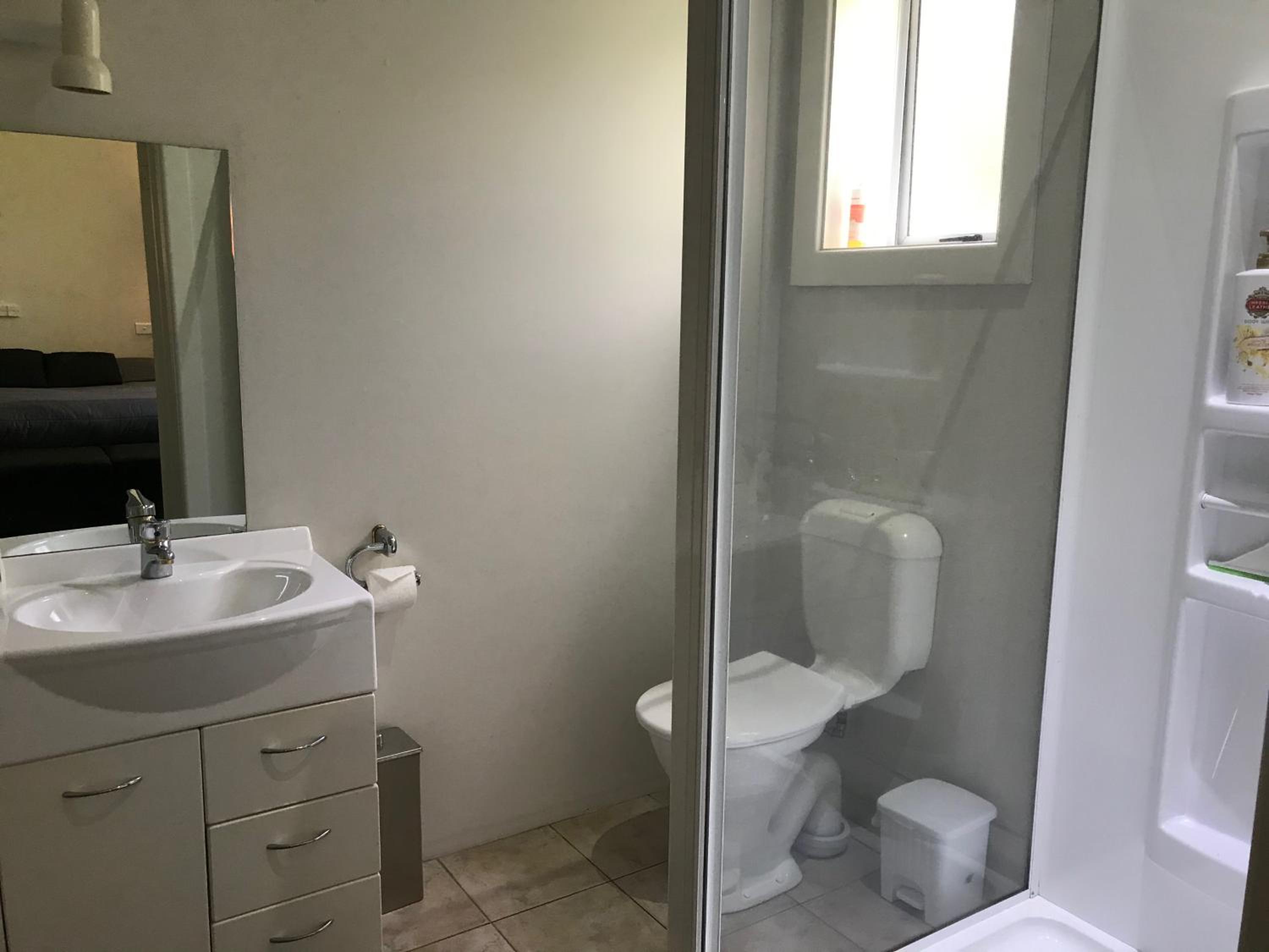 Twin Room with Bathroom photo 2