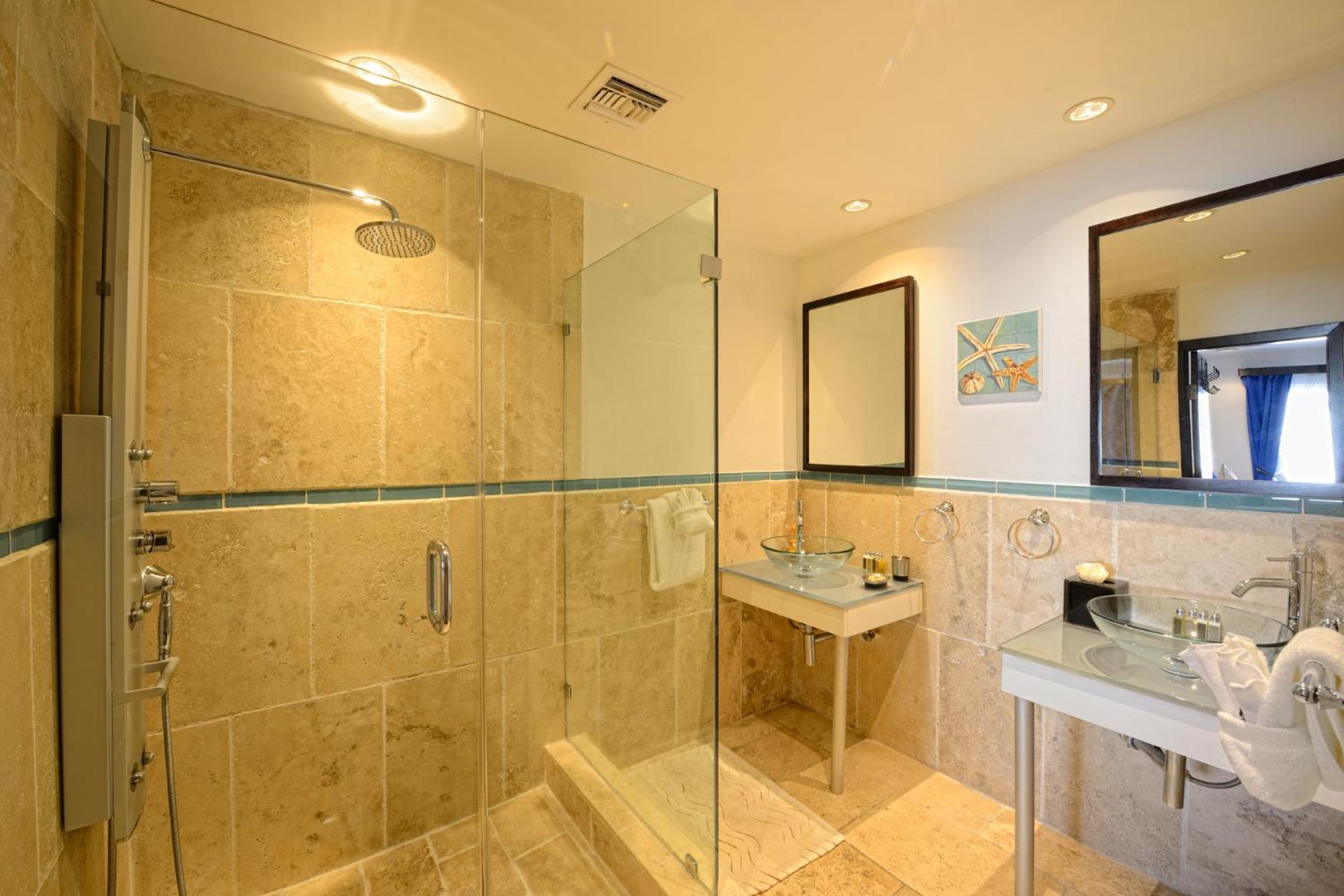 One Bedroom Condo SeaStar photo 3