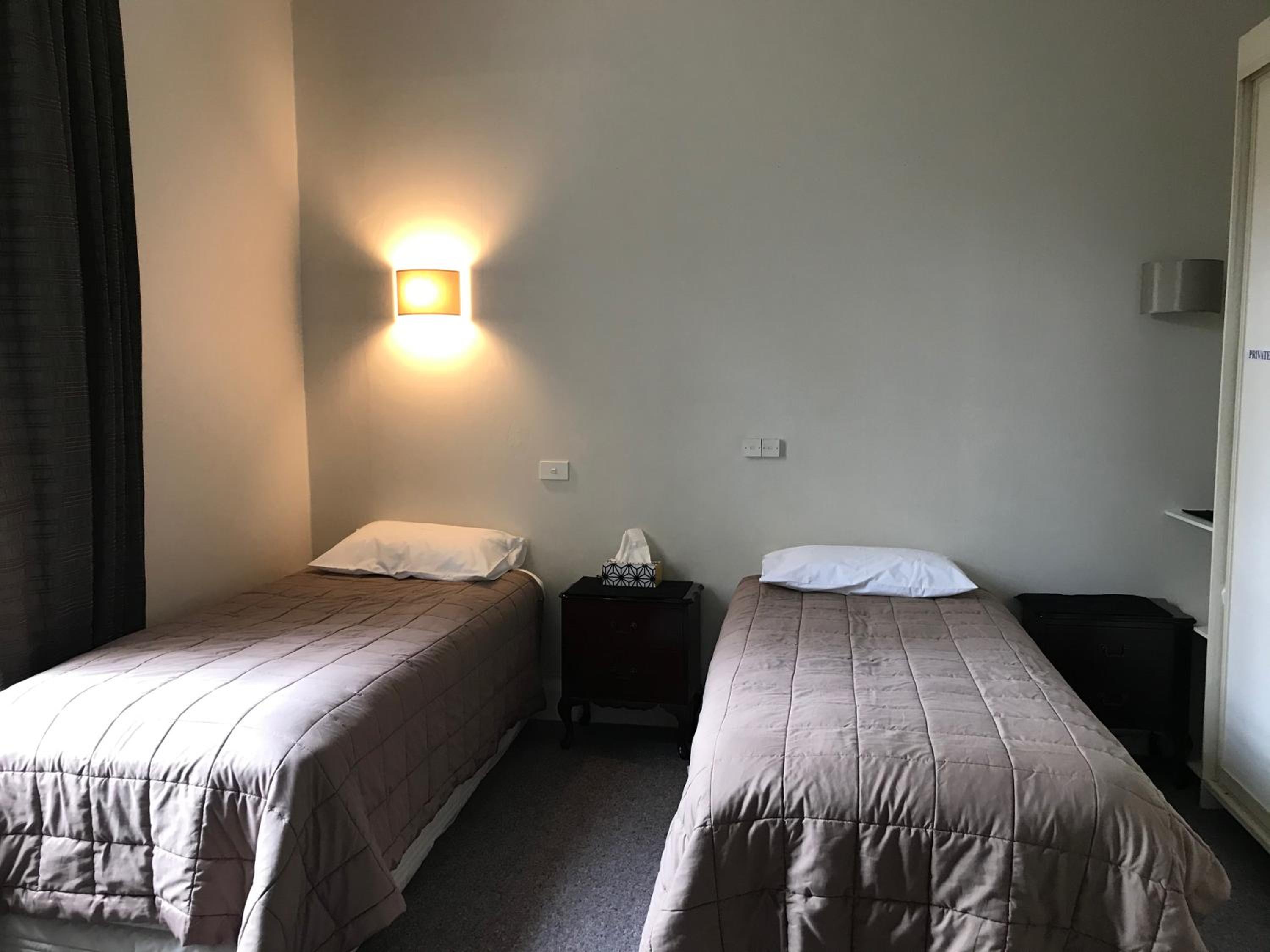 Twin Room with Bathroom photo 1