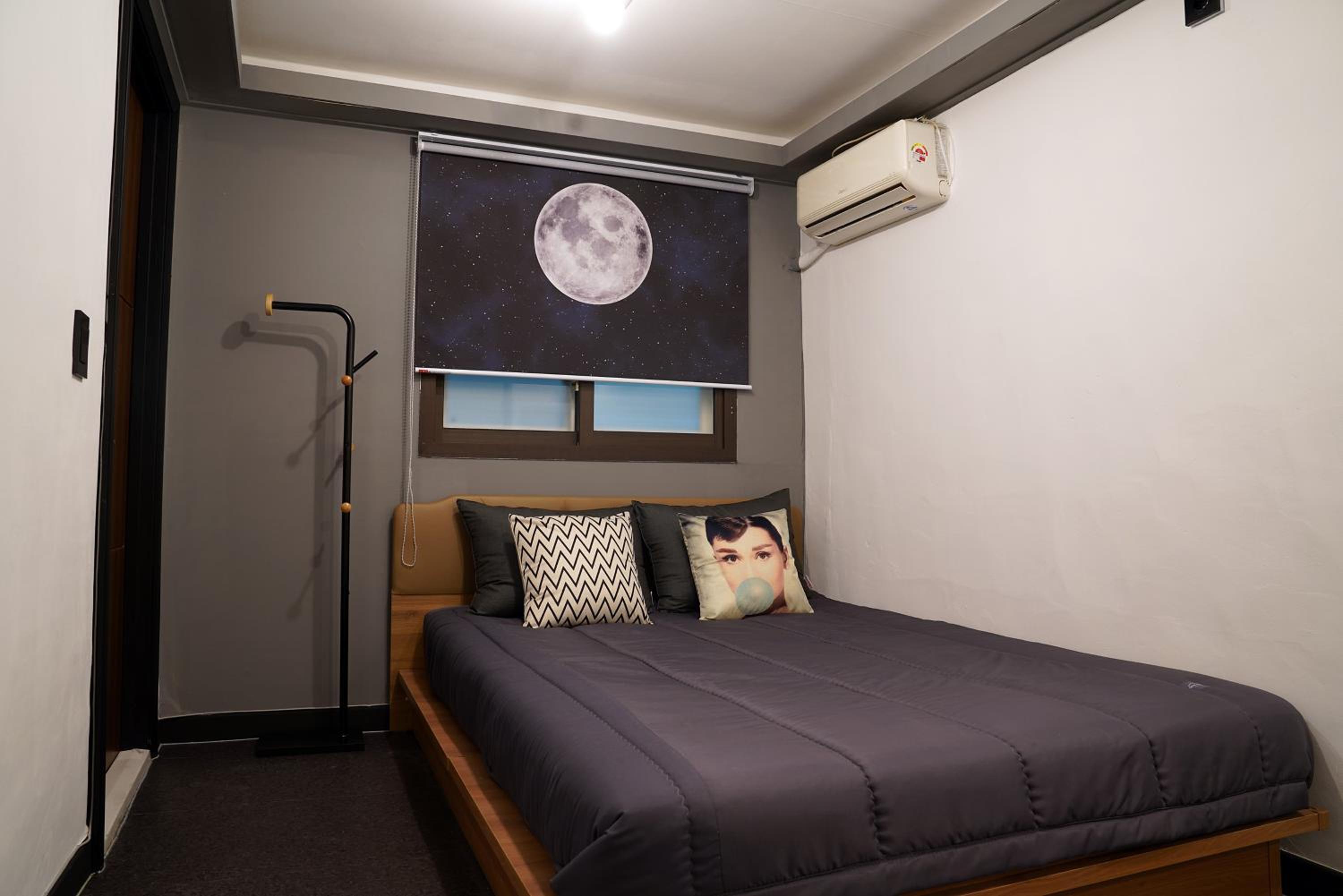 Double Room with Private Bathroom - Photo 1