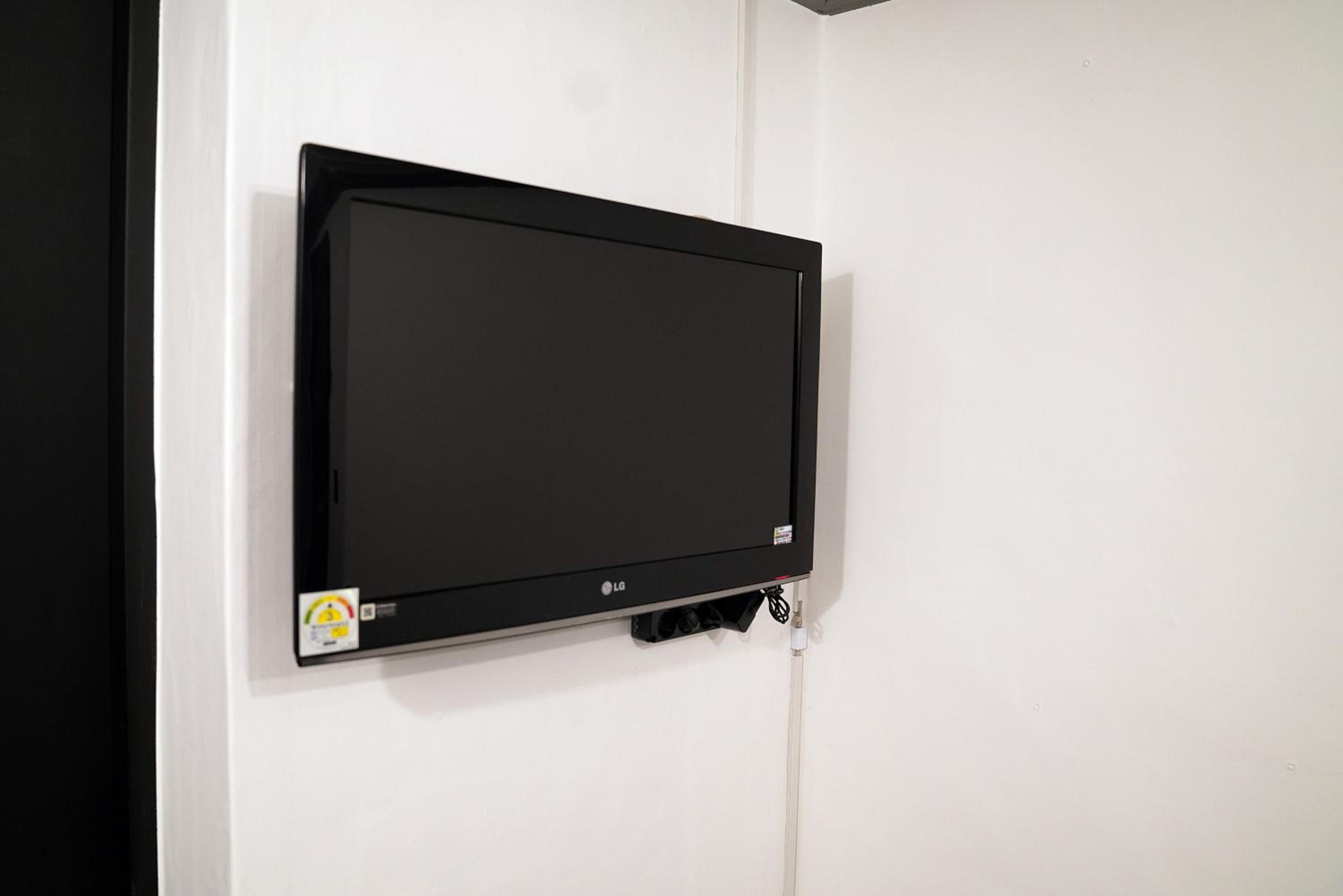 Standard Twin Room - Photo 10