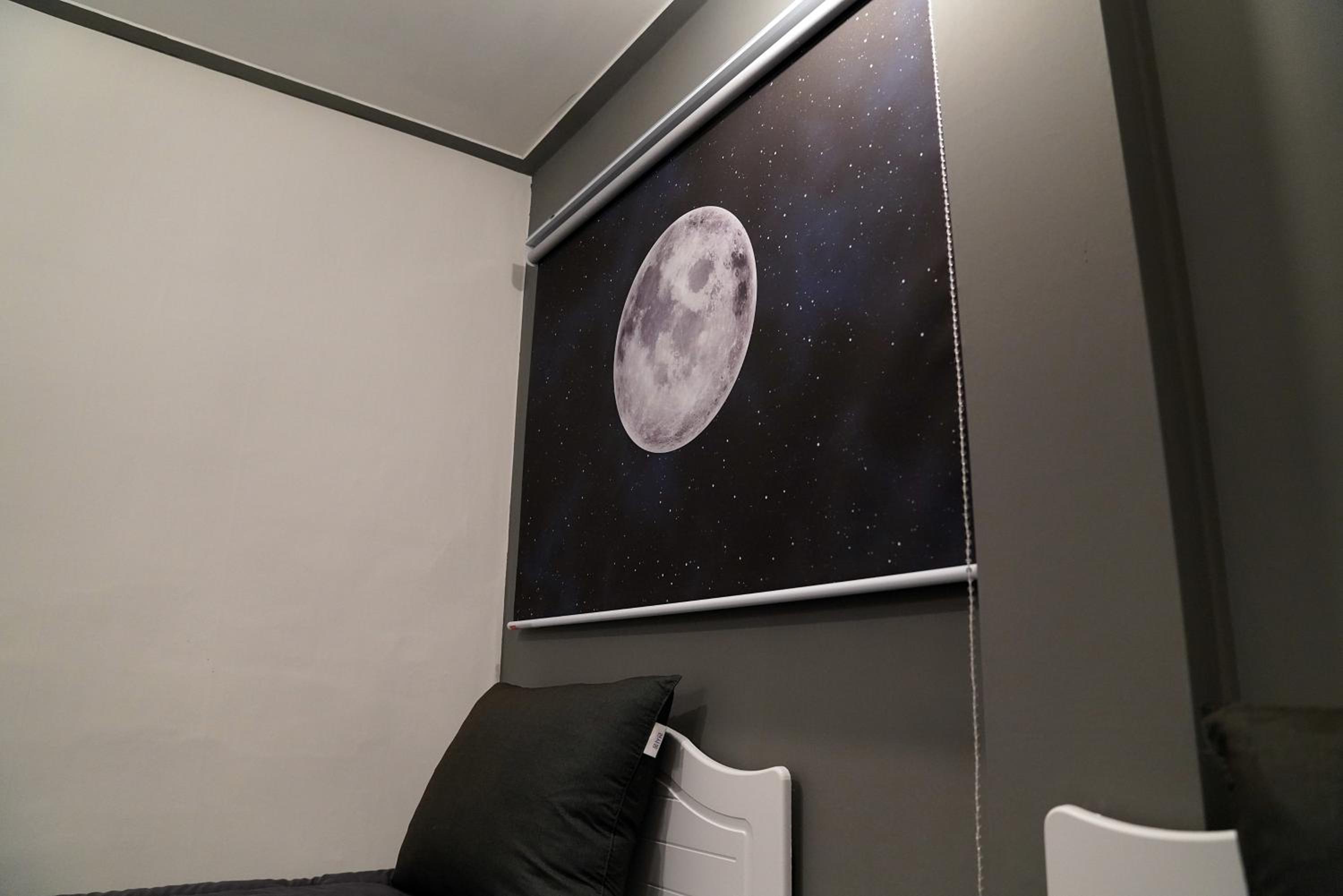 Standard Twin Room - Photo 8